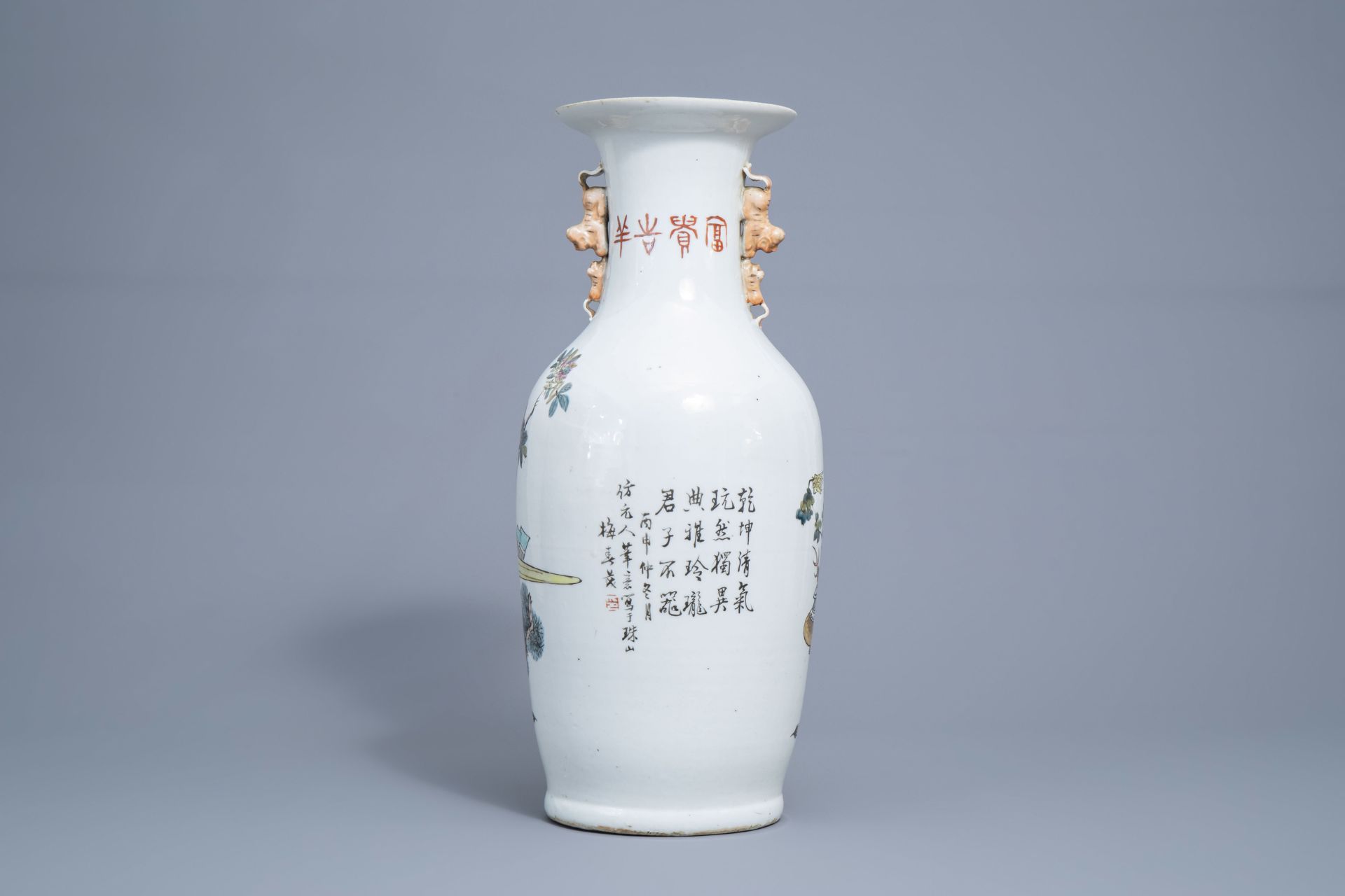 A Chinese qianjiang cai vase with antiquities design, 19th/20th C. - Image 3 of 6