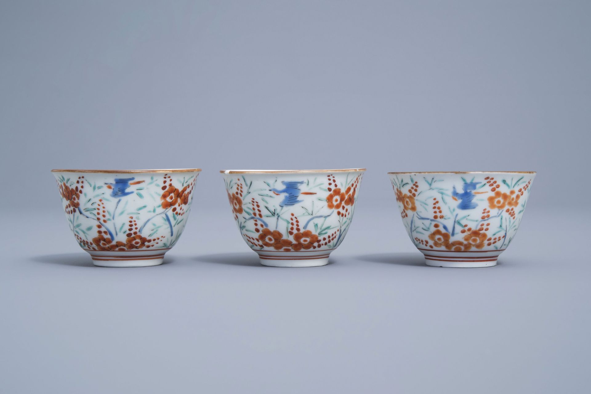 Six Japanese Kakiemon cups with parrots among blossoming branches, Edo, 18th C. - Image 5 of 14