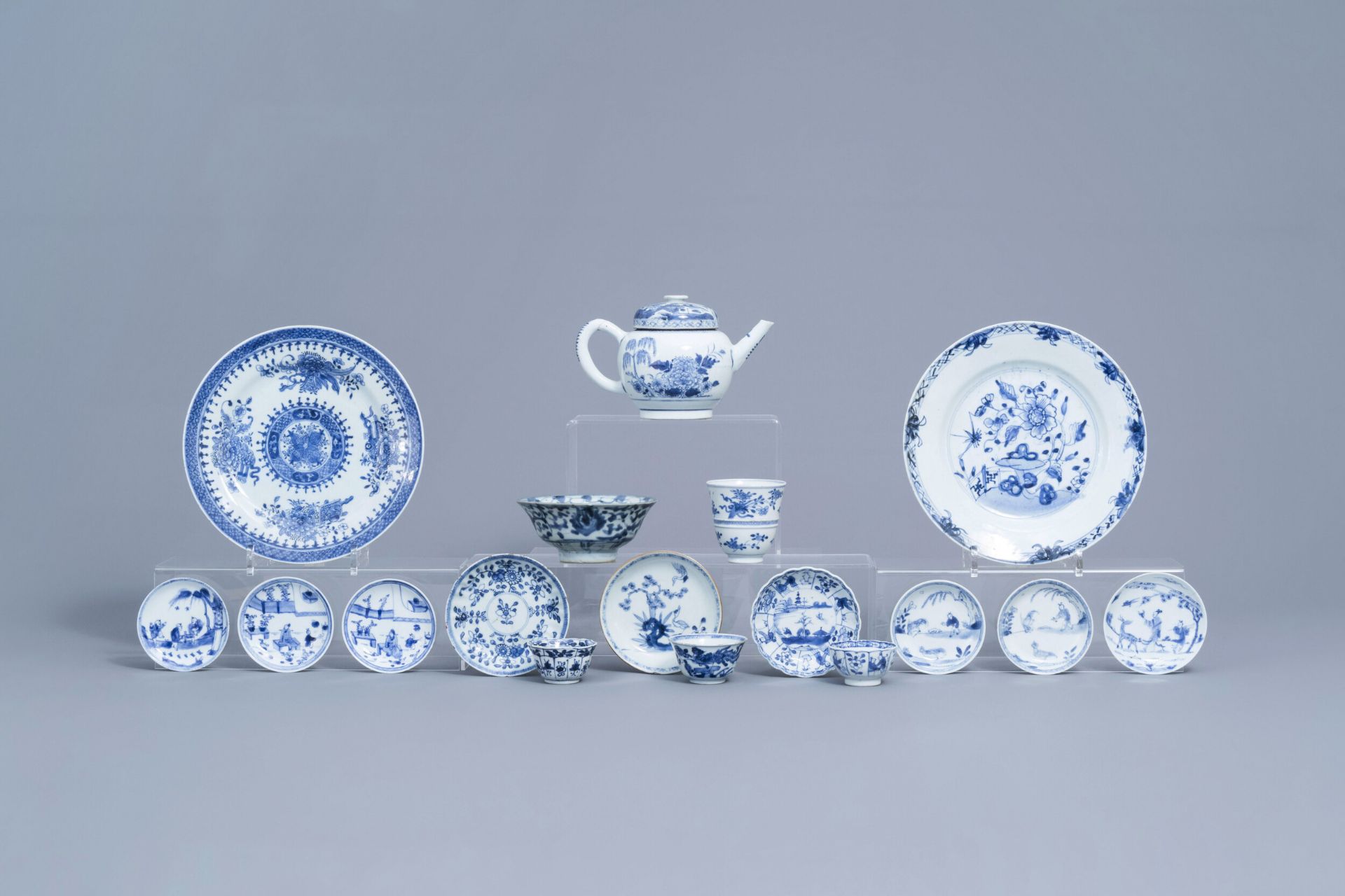 A varied collection of Chinese blue and white porcelain, 18th C. and later - Image 2 of 54