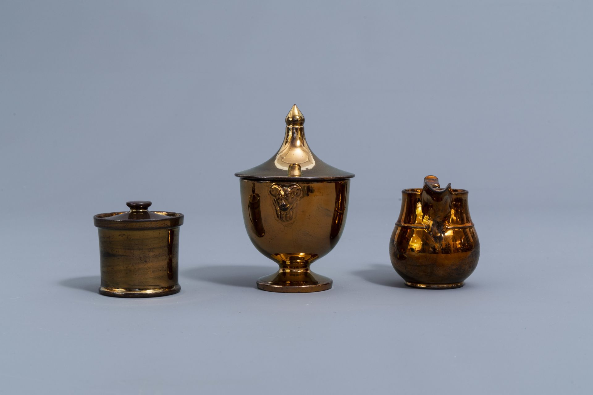 A varied collection of English monochrome copper lustreware items, 19th C. - Image 22 of 50