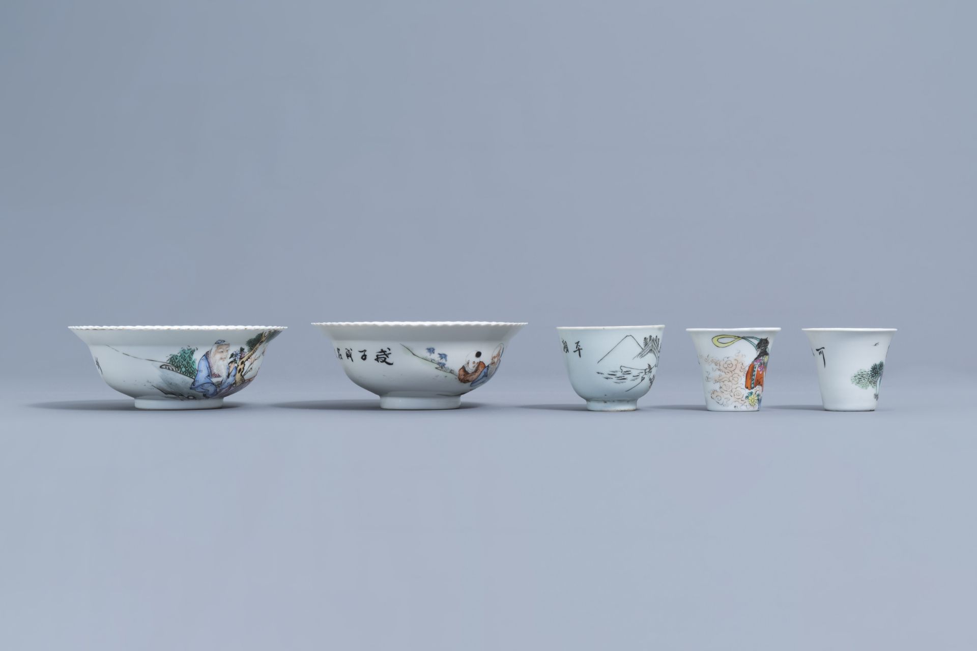 A varied collection of Chinese qianjiang cai and famille rose porcelain, 19th/20th C. - Image 12 of 16