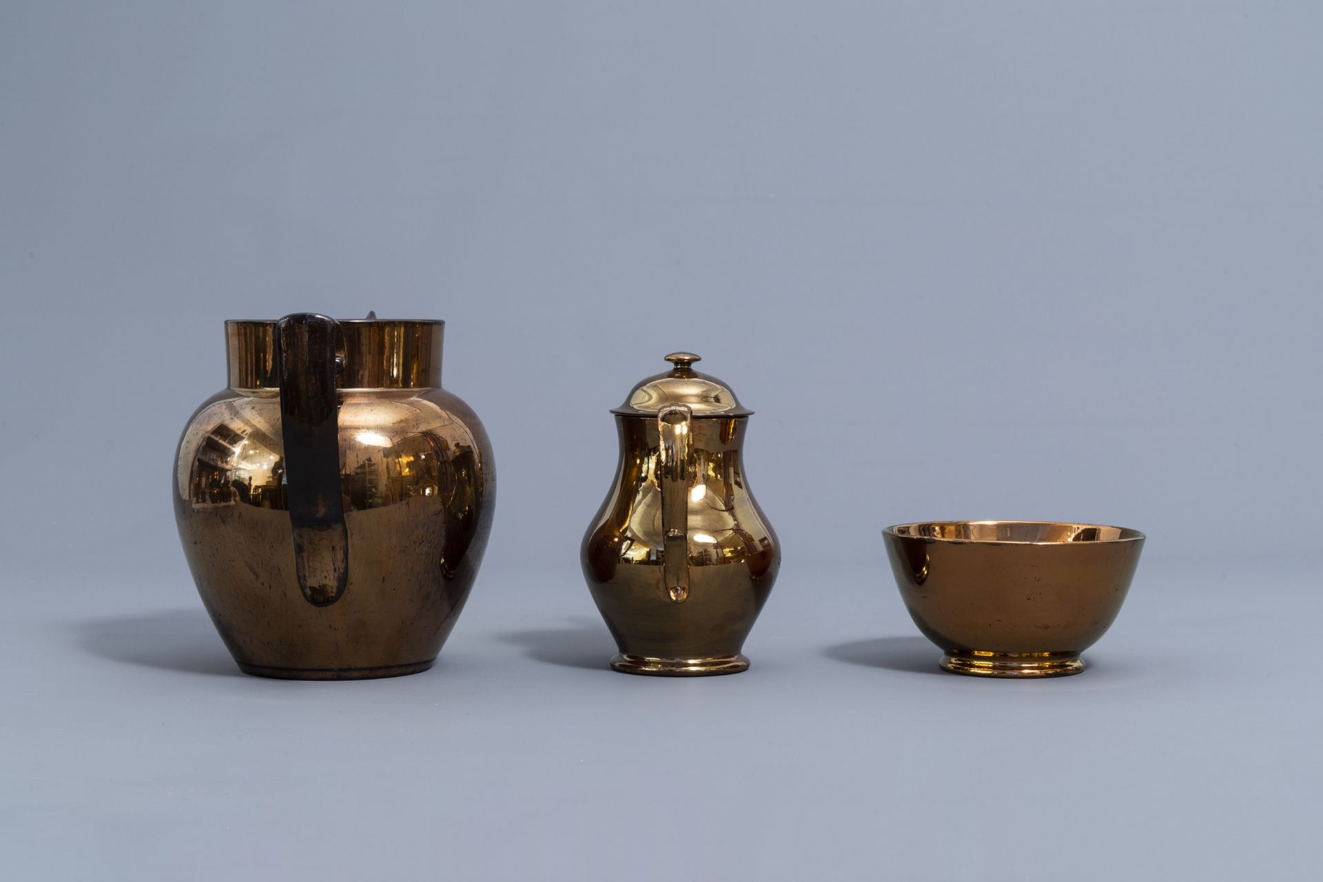 A varied collection of English monochrome copper lustreware items, 19th C. - Image 41 of 50