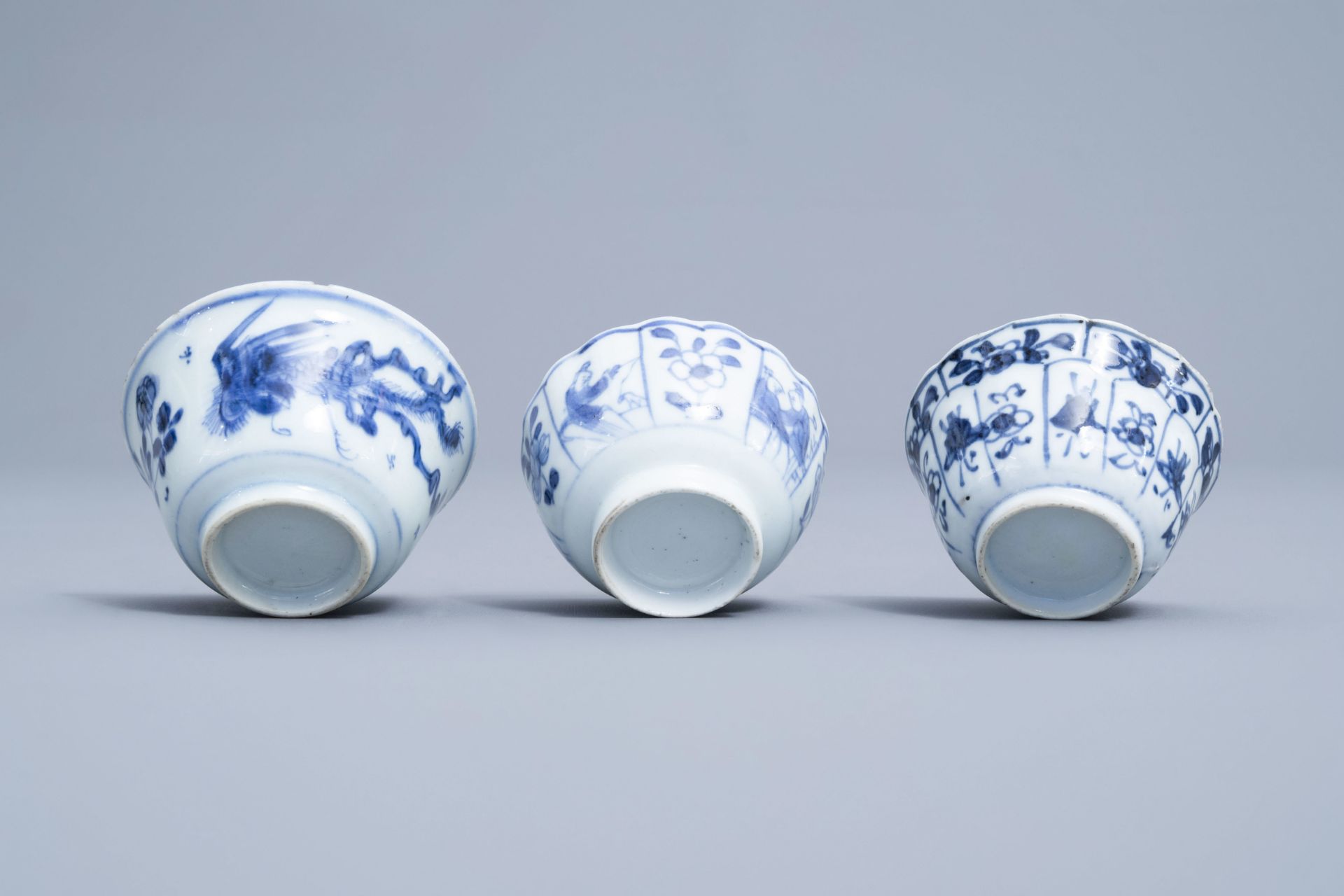 A varied collection of Chinese blue and white porcelain, 18th C. and later - Image 41 of 54