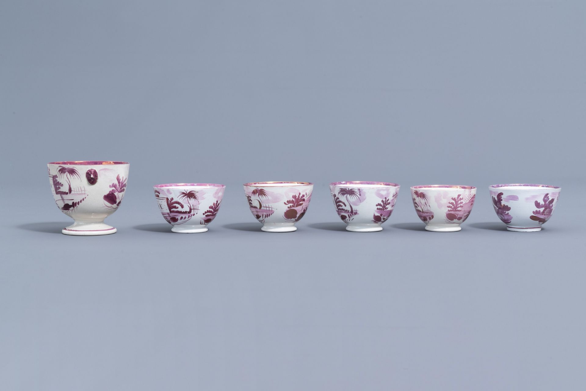 A varied collection of English pink lustreware items with a cottage in a landscape, 19th C. - Bild 17 aus 50