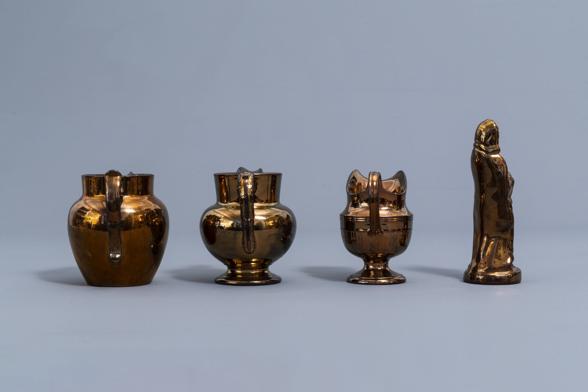 A varied collection of English monochrome copper lustreware items, 19th C. - Image 30 of 50