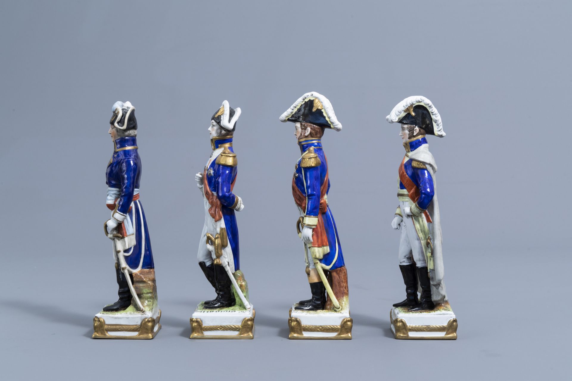 Sixteen figures from Napoleon's army in polychrome Saxon porcelain, Scheibe-Alsbach mark, 20th C. - Image 5 of 42