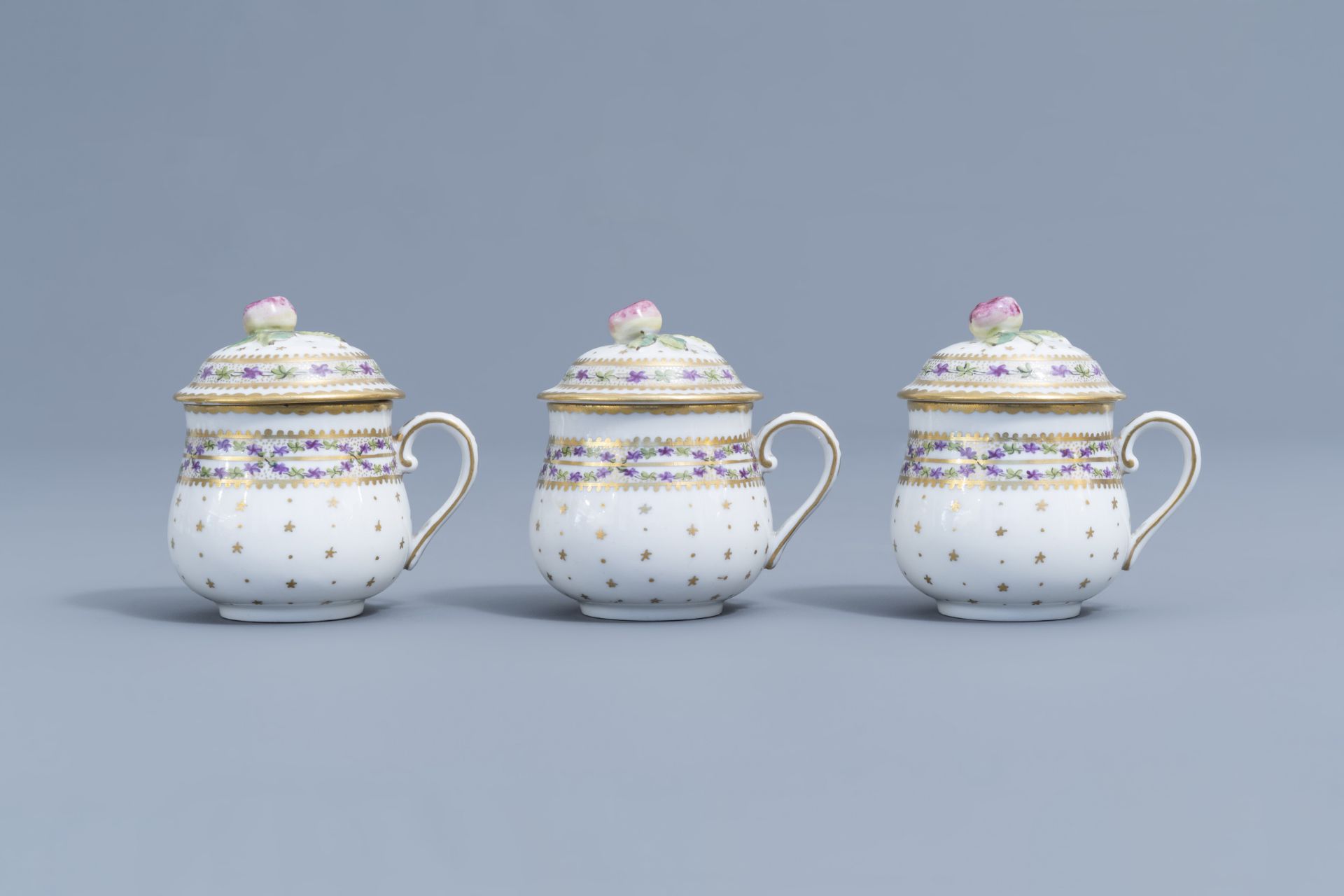 A pair of bue and white faience fine salts and five cream jars, Luxemburg and France, 18th/19th C. - Image 7 of 46