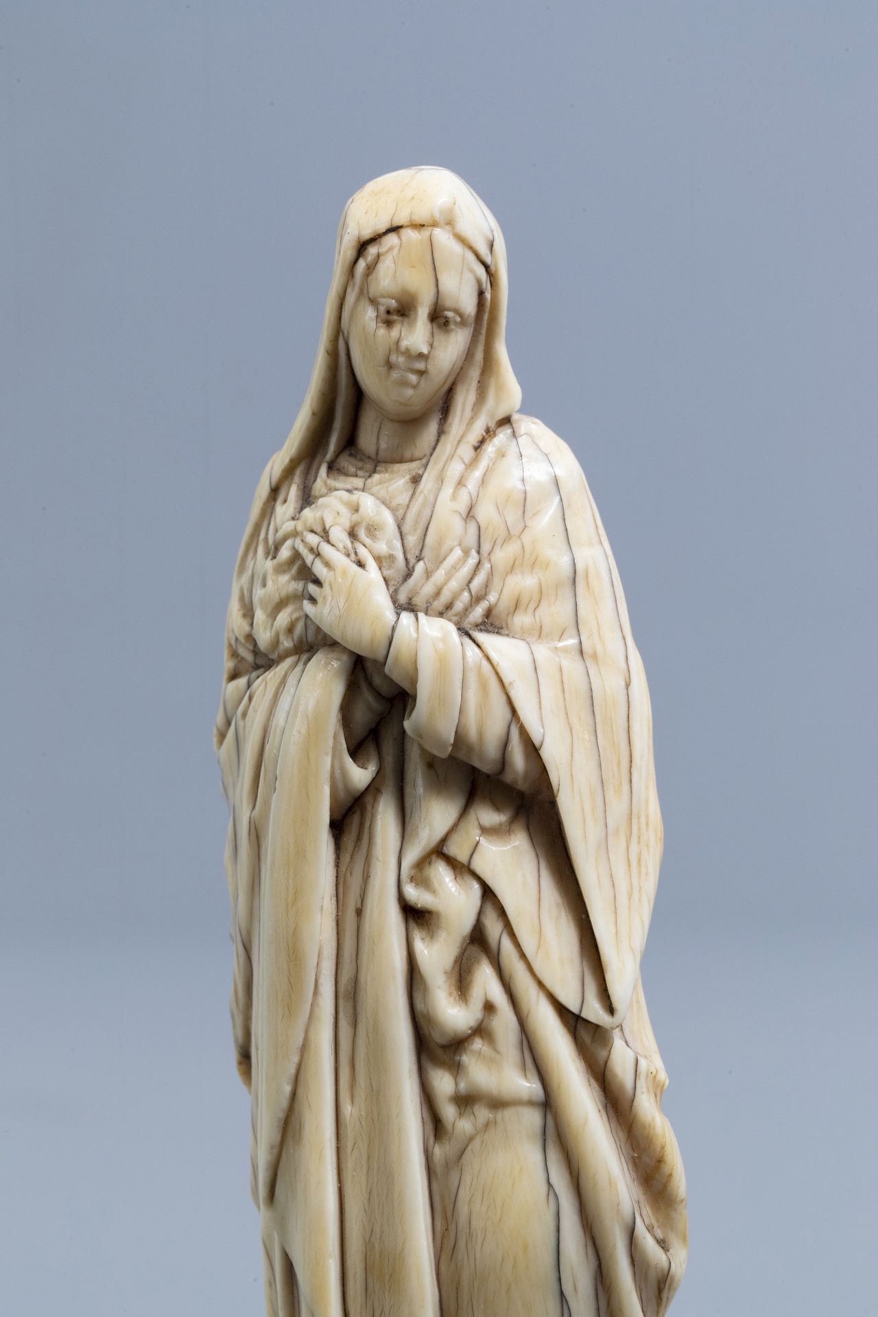 A French finely carved ivory Mother of Sorrows, ca. 1500 - Image 8 of 9