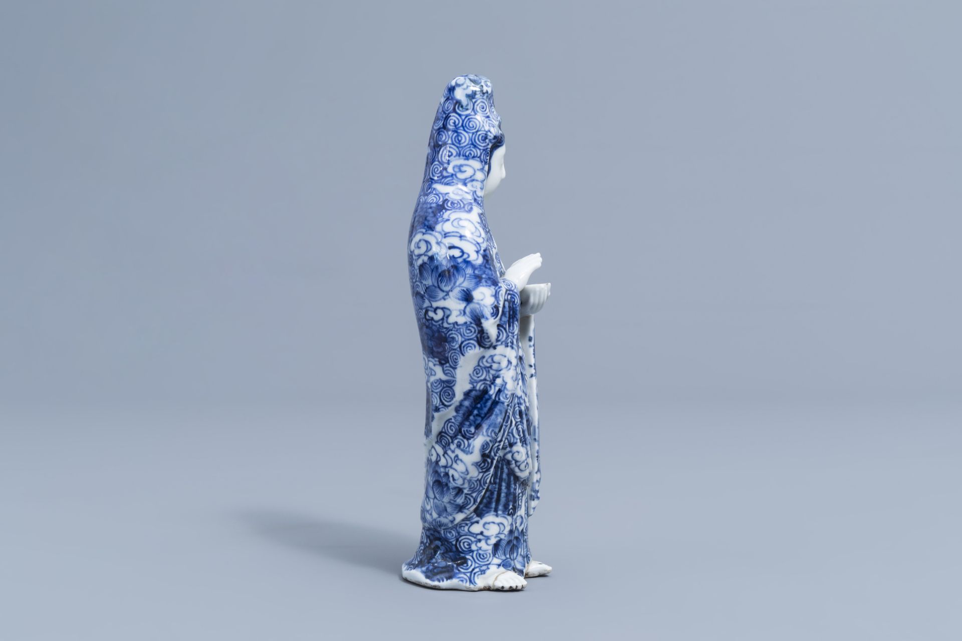 A Japanese blue and white Arita Kannon figure, Meiji, 19th C. - Image 4 of 8