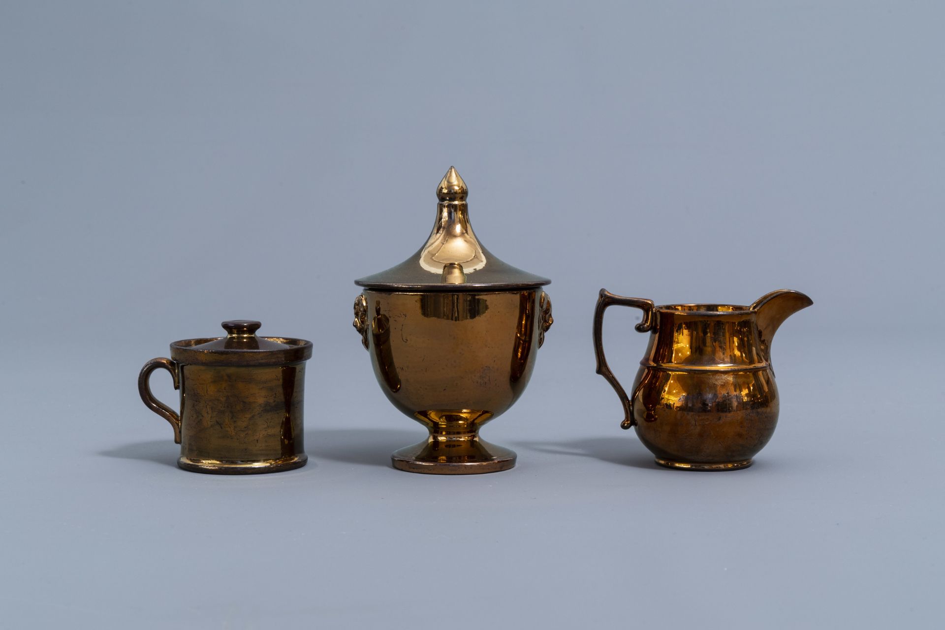 A varied collection of English monochrome copper lustreware items, 19th C. - Image 16 of 50