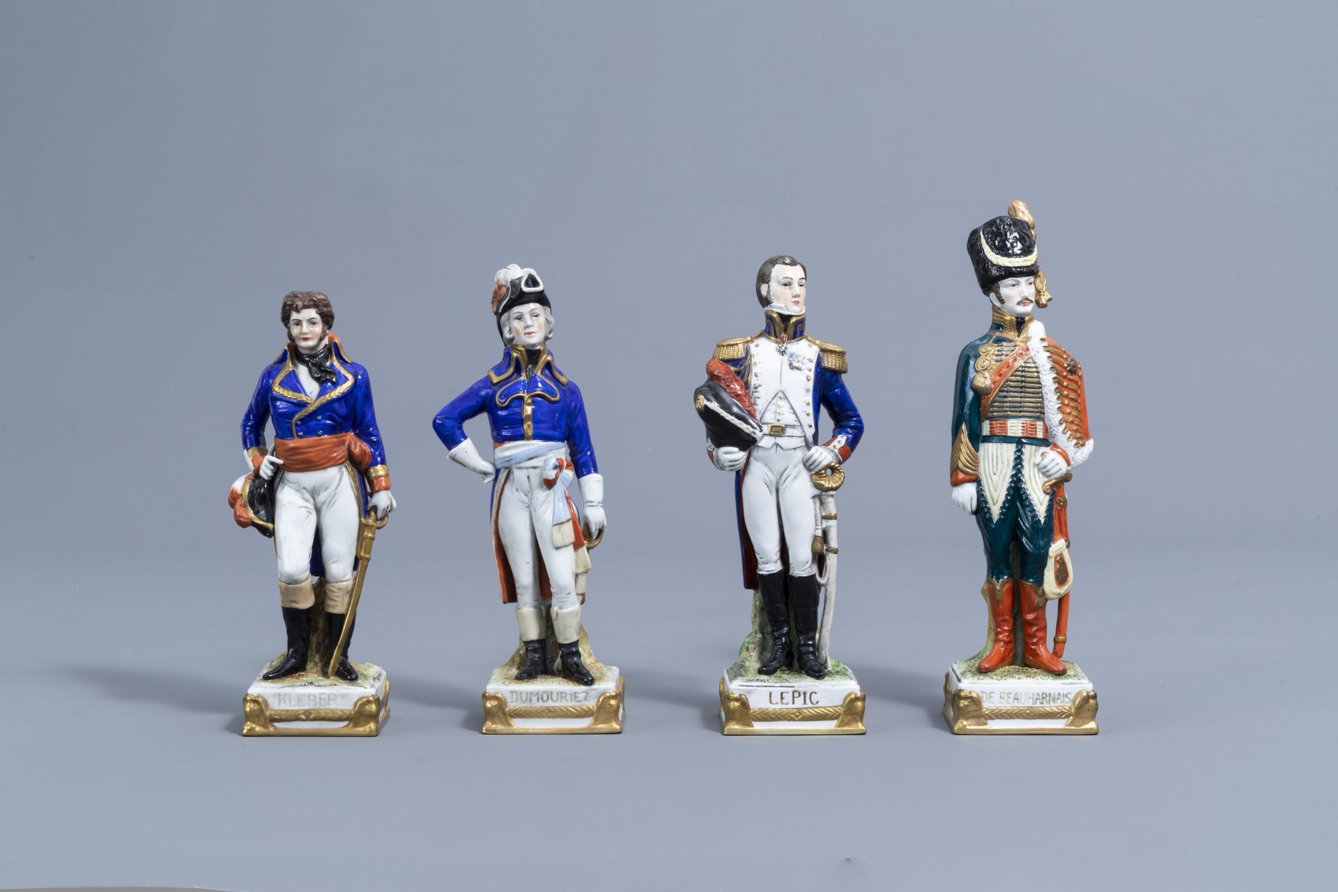 Sixteen figures from Napoleon's army in polychrome Saxon porcelain, Scheibe-Alsbach mark, 20th C. - Image 22 of 42