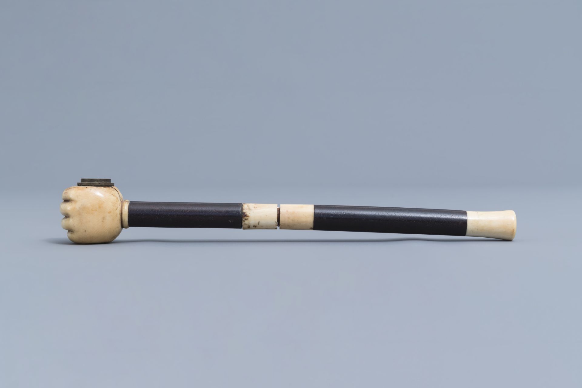A Chinese hardwood and ivory travel opium pipe, 19th C. - Image 3 of 8