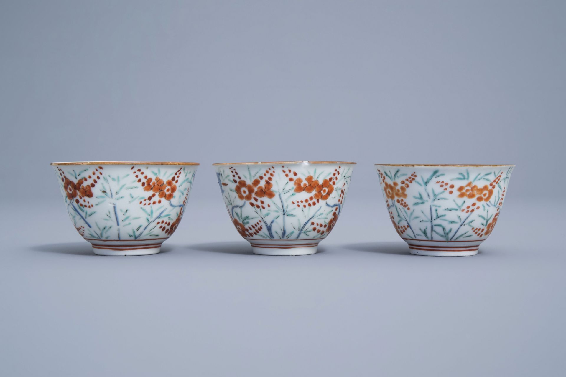 Six Japanese Kakiemon cups with parrots among blossoming branches, Edo, 18th C. - Image 4 of 14