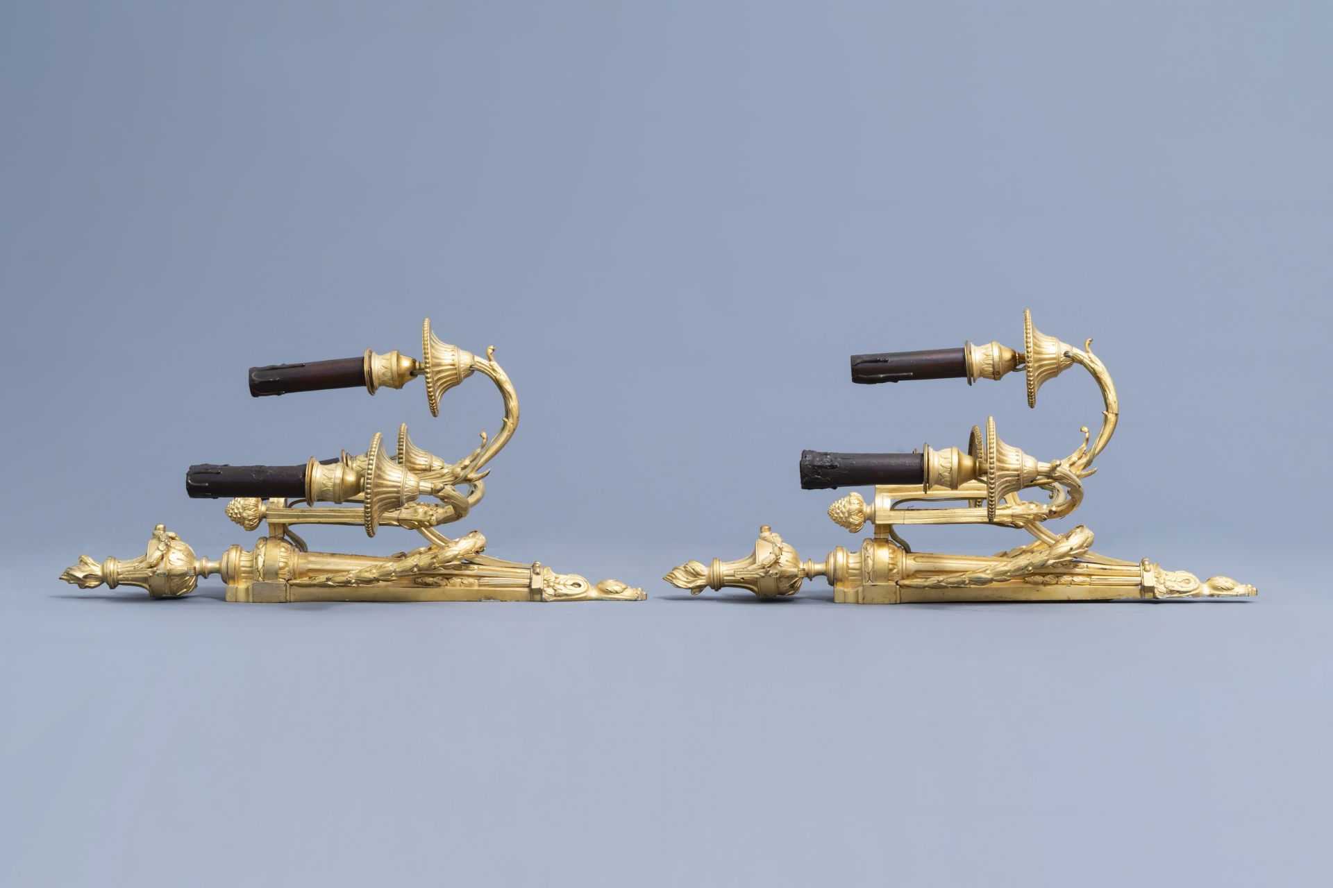 A pair of French Louis XVI ormolu lights in the manner of Jean-Charles Delafosse (1734-1789), 18th C - Image 2 of 6