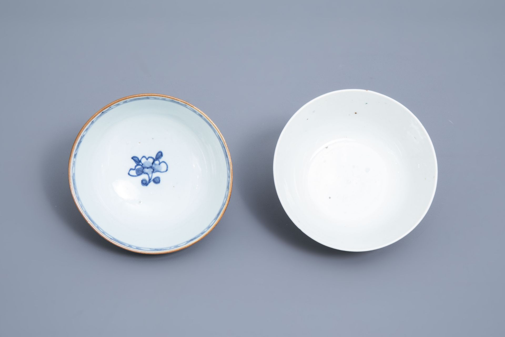 A varied collection of Chinese blue, white and famille rose porcelain, 18th C. and later - Image 13 of 42