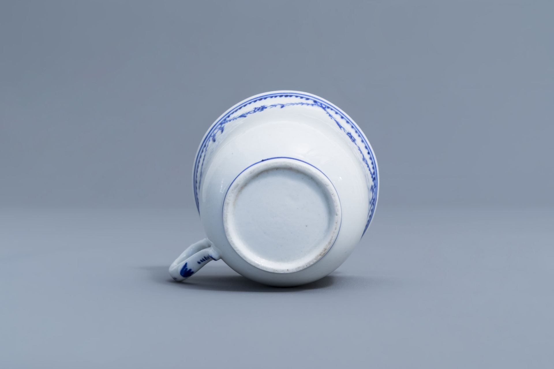 A varied collection of blue and white Tournai porcelain, 18th/19th C. - Image 32 of 32