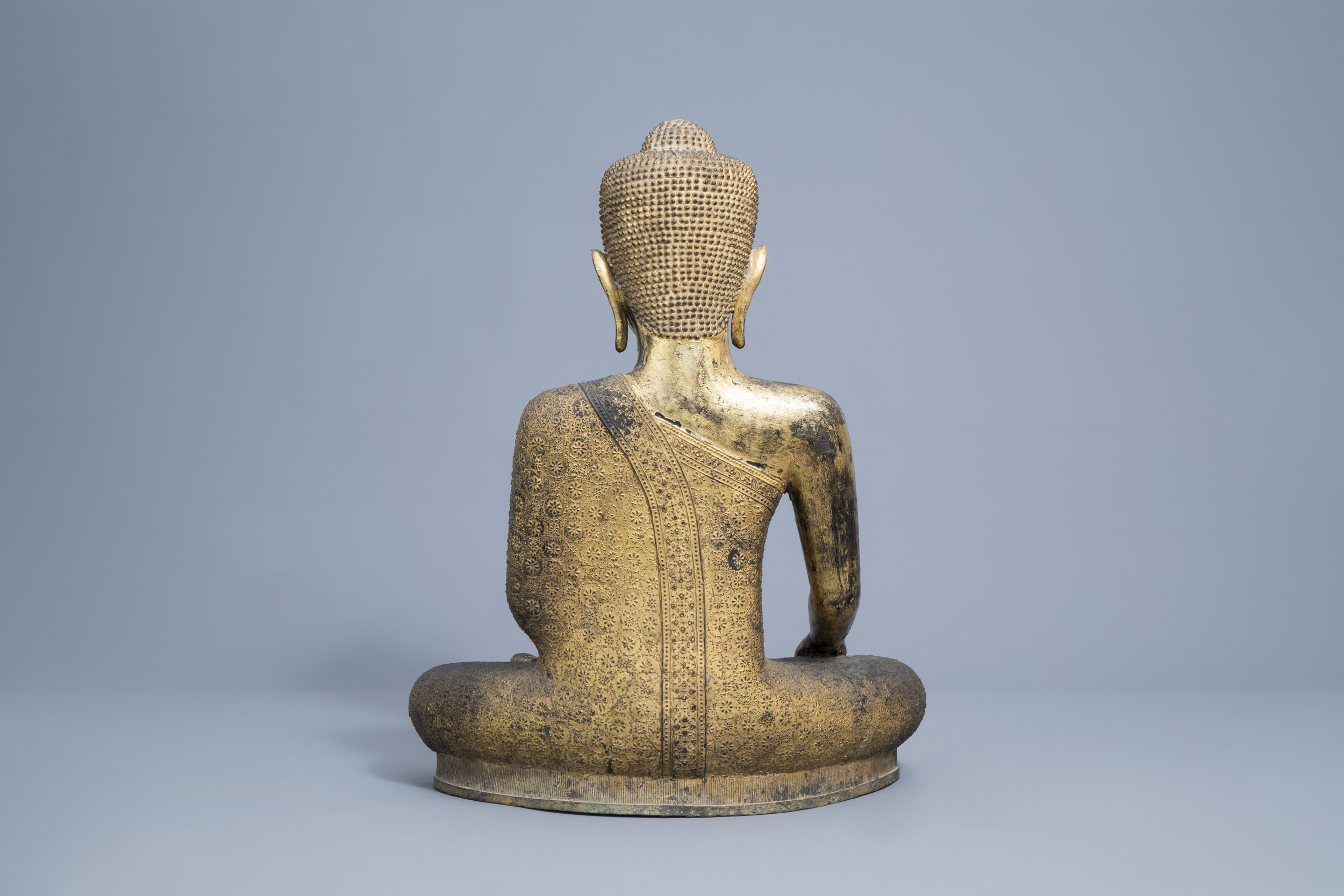 A large Thai gilt lacquered bronze figure of Buddha Maravijaya, Rattanakosin, 19th C. - Image 3 of 7