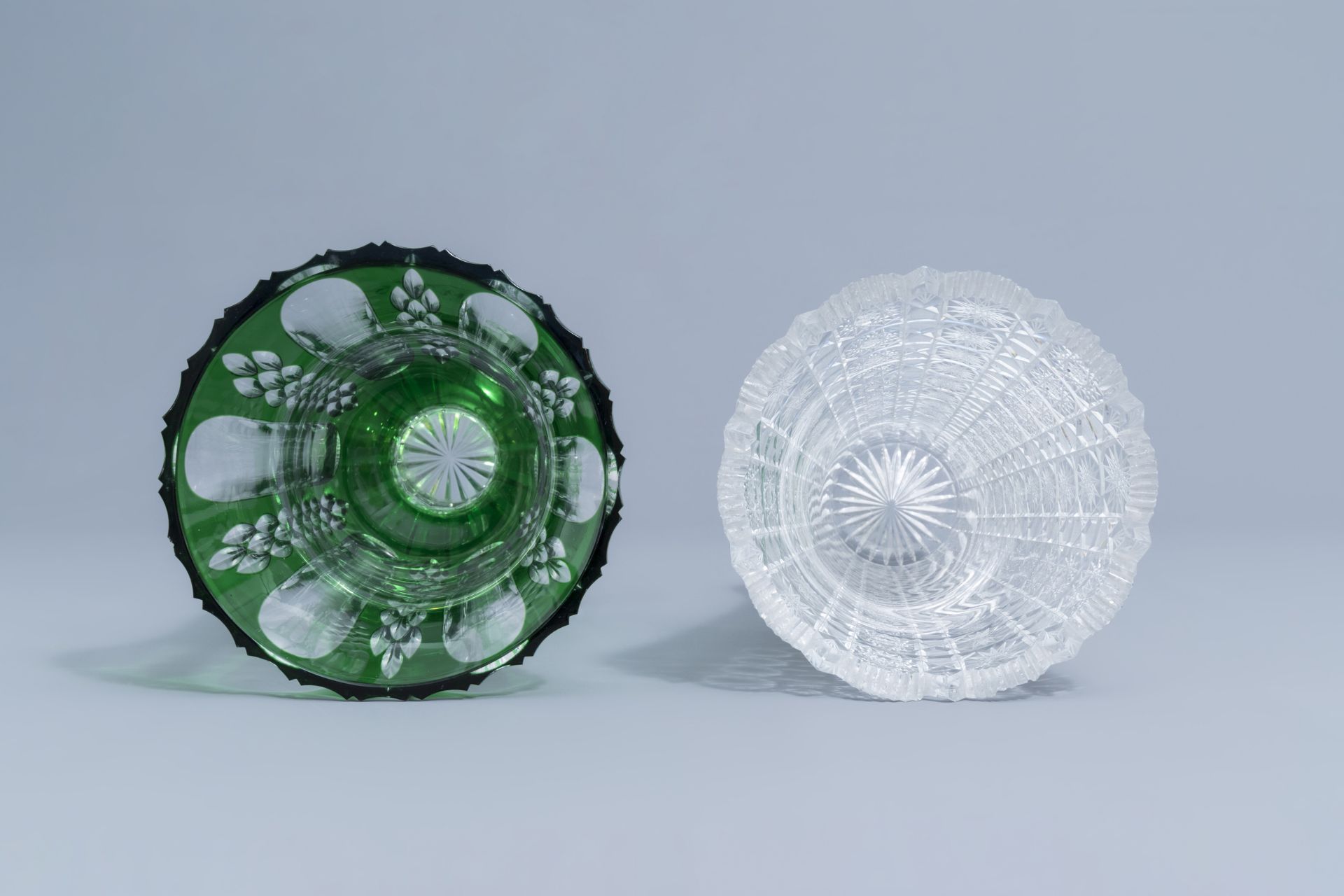 Five overlay crystal cut and glass vases, a.o. Val Saint Lambert and Maastricht, 20th C. - Image 12 of 13