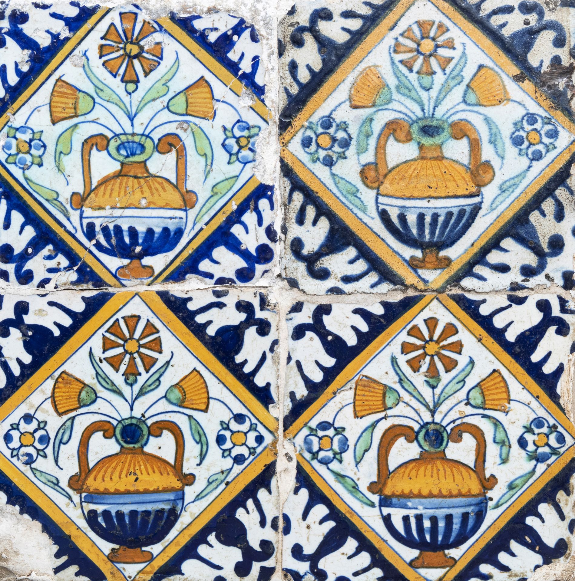 Sixteen Dutch Delft polychrome tiles with floral design, 17th C. - Bild 2 aus 9