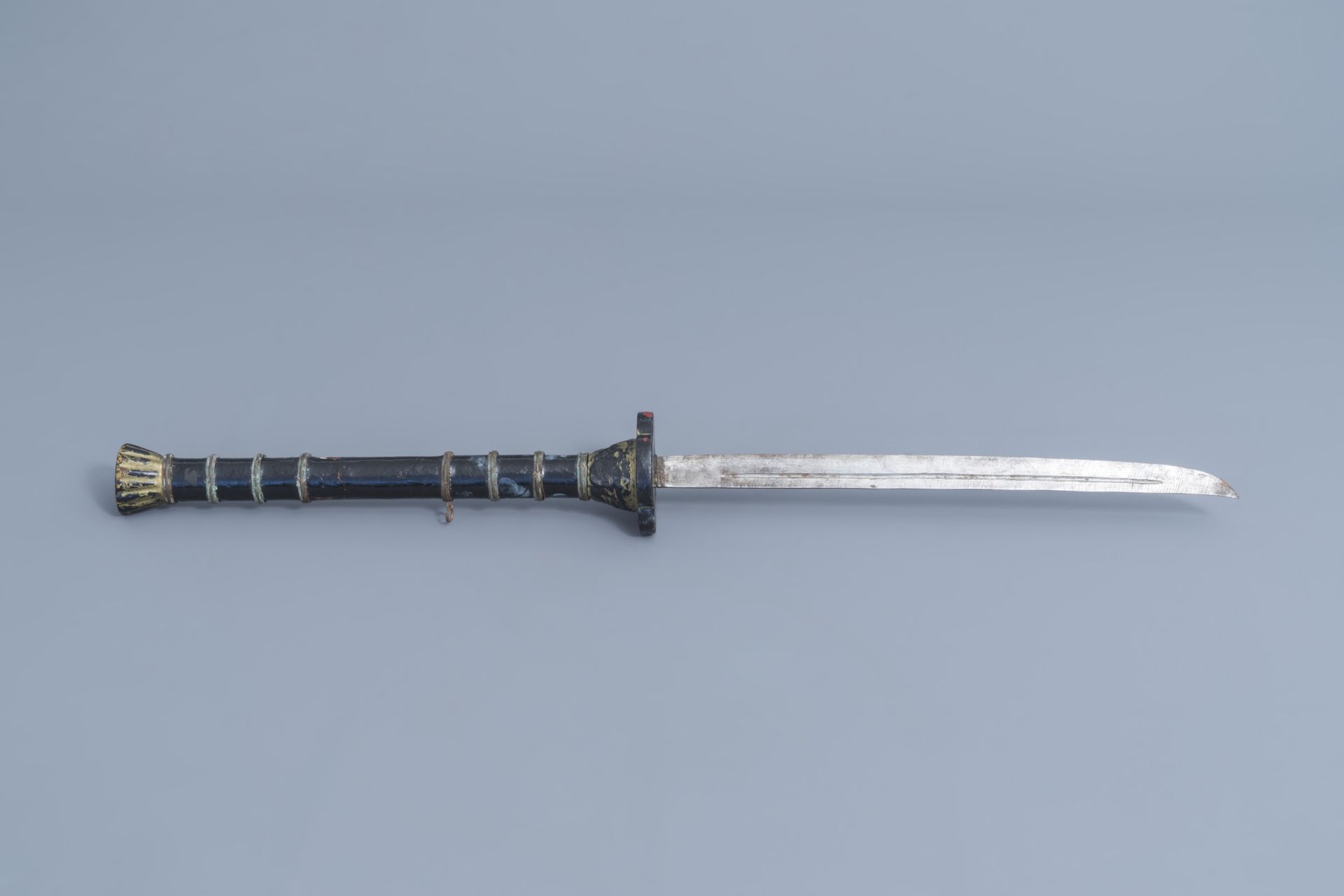 A large sword with scabbard in black lacquered wood with mother-of-pearl, China or Vietnam, 19th C. - Image 3 of 8