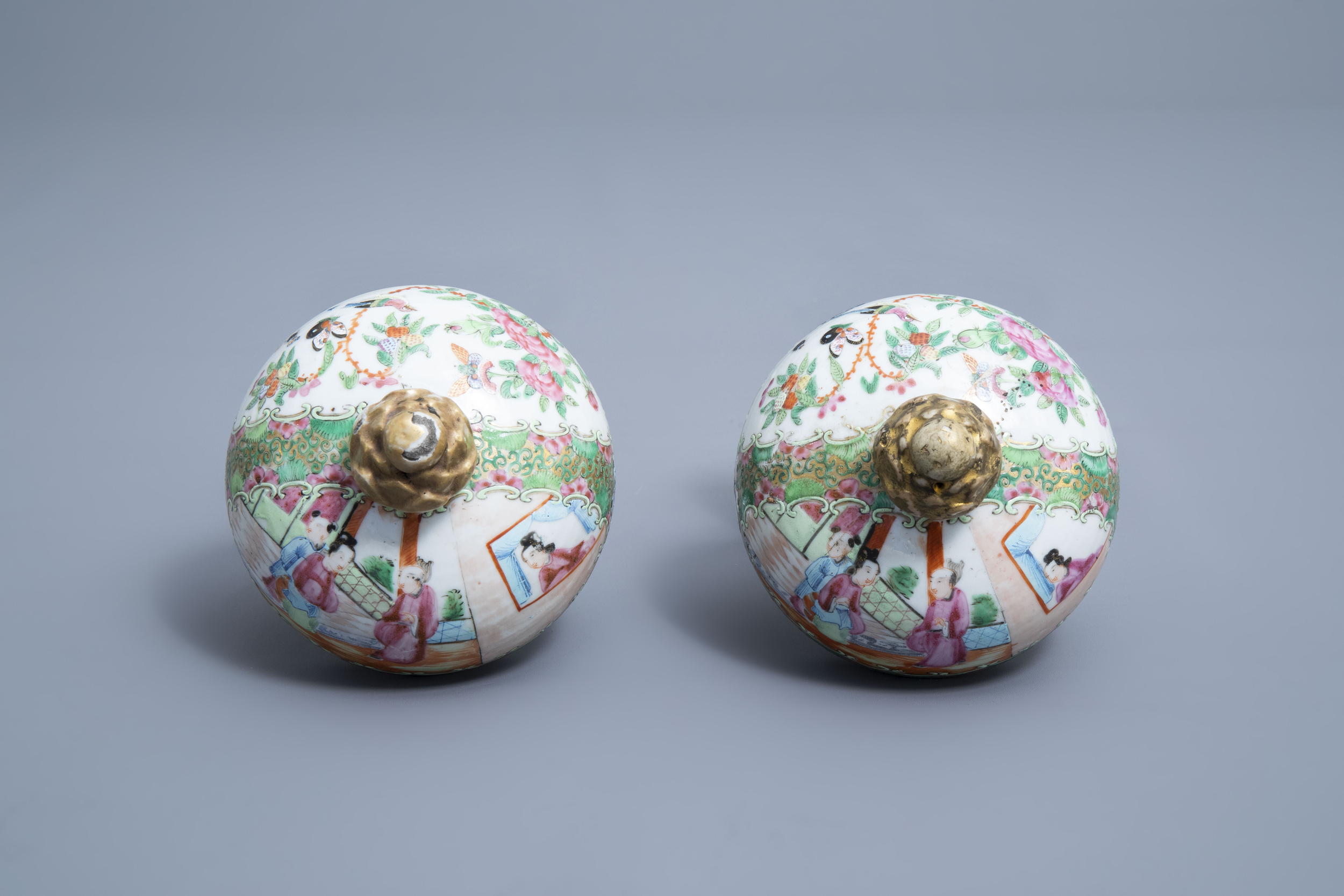 A pair of Chinese Canton famille rose vases and covers, 19th C. - Image 14 of 14