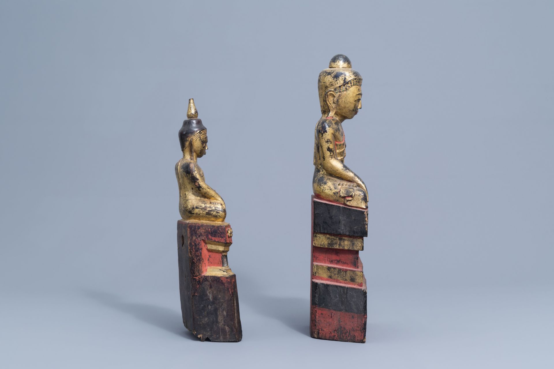 Two large gilt-lacquered wooden figures of Buddha, Burma or Laos, 19th/20th C. - Image 3 of 8