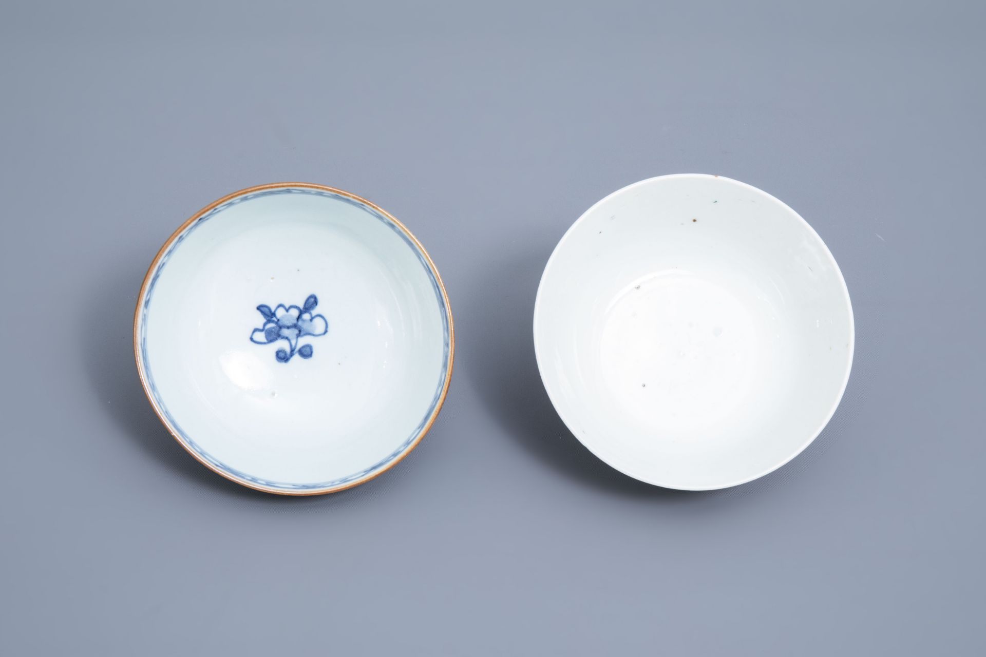 A varied collection of Chinese blue, white and famille rose porcelain, 18th C. and later - Image 14 of 42