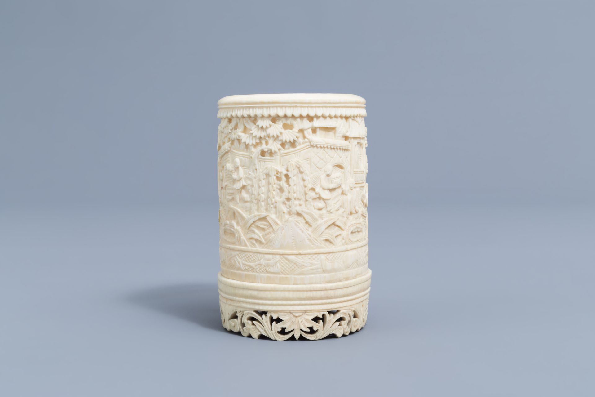 A Chinese richly carved ivory brush pot, Canton, 19th C. - Image 3 of 8