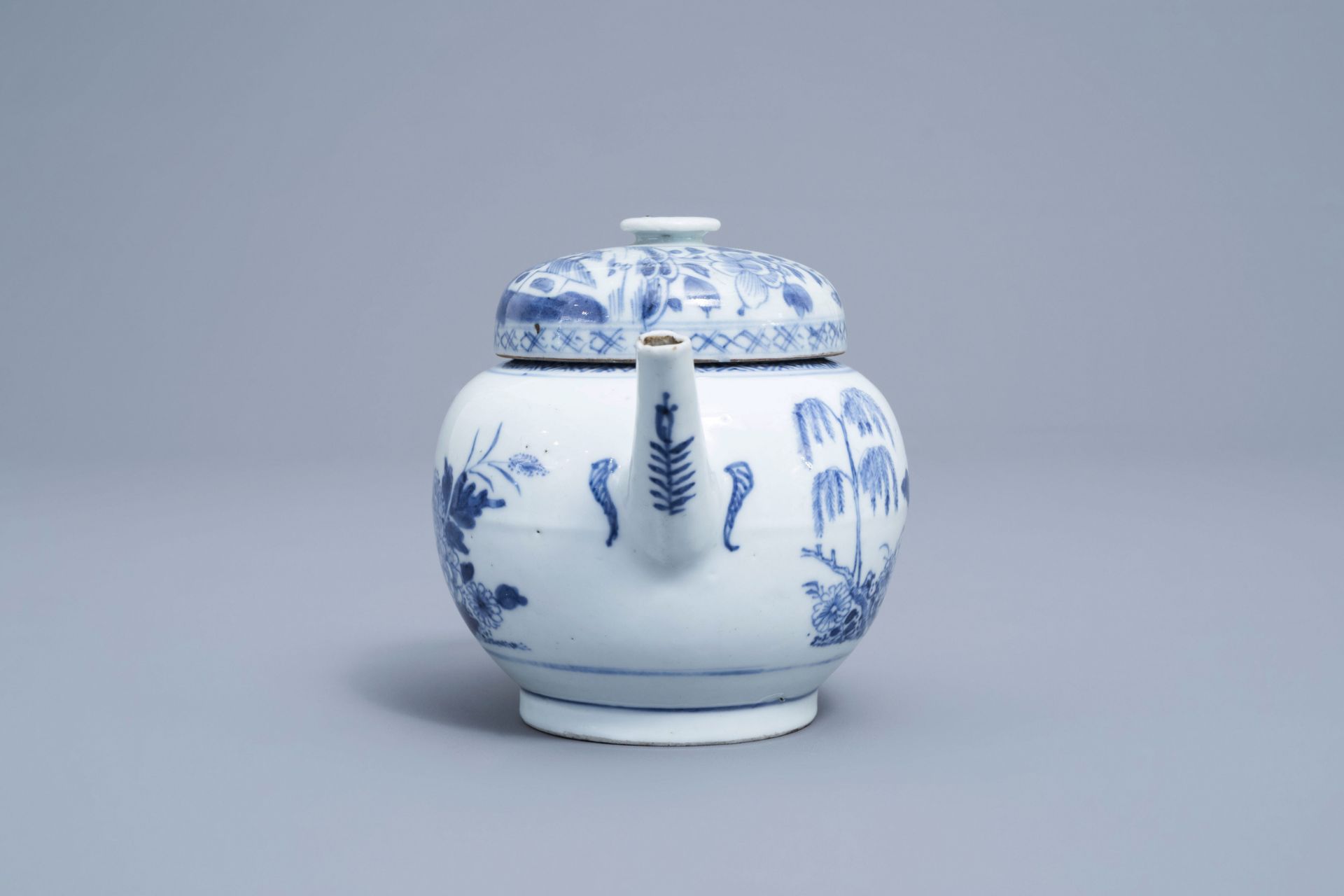 A varied collection of Chinese blue and white porcelain, 18th C. and later - Image 14 of 54