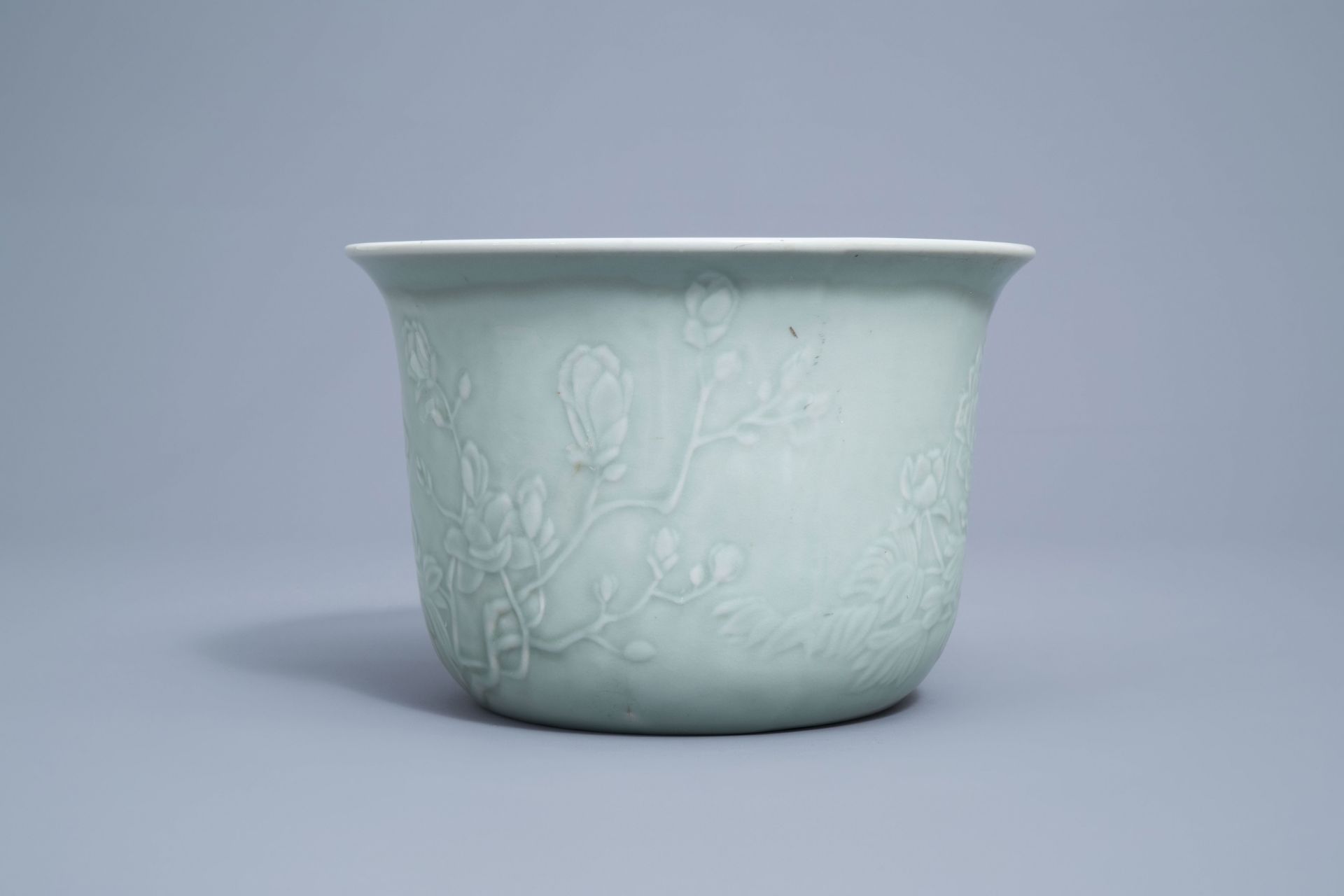 A varied collection of Chinese monochrome porcelain, 19th/20th C. - Image 11 of 22