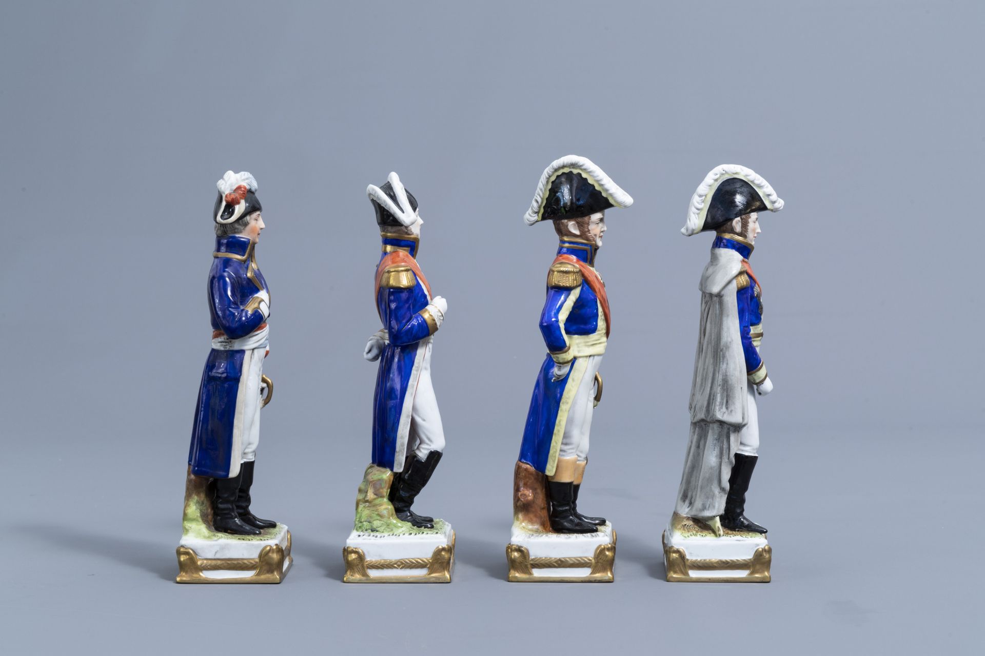Sixteen figures from Napoleon's army in polychrome Saxon porcelain, Scheibe-Alsbach mark, 20th C. - Image 3 of 42