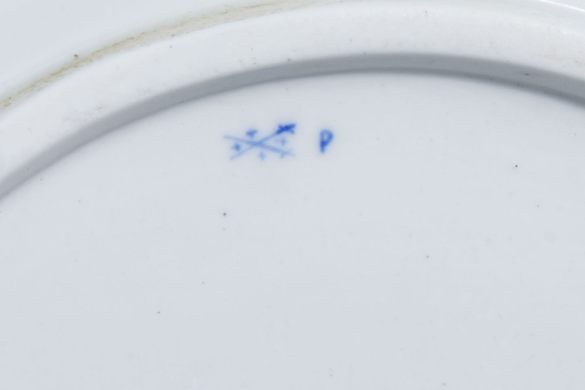 A large blue and white Tournai porcelain lobed charger with floral design, 19th C. - Image 6 of 6