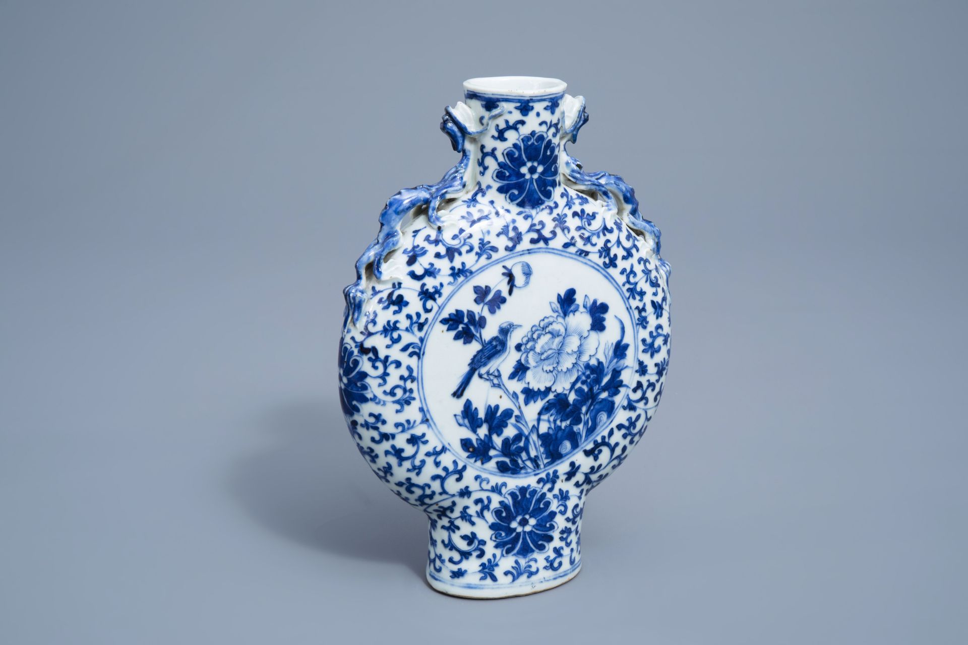 A Chinese blue and white moonflask with figures and a bird, 19th C. - Image 7 of 8