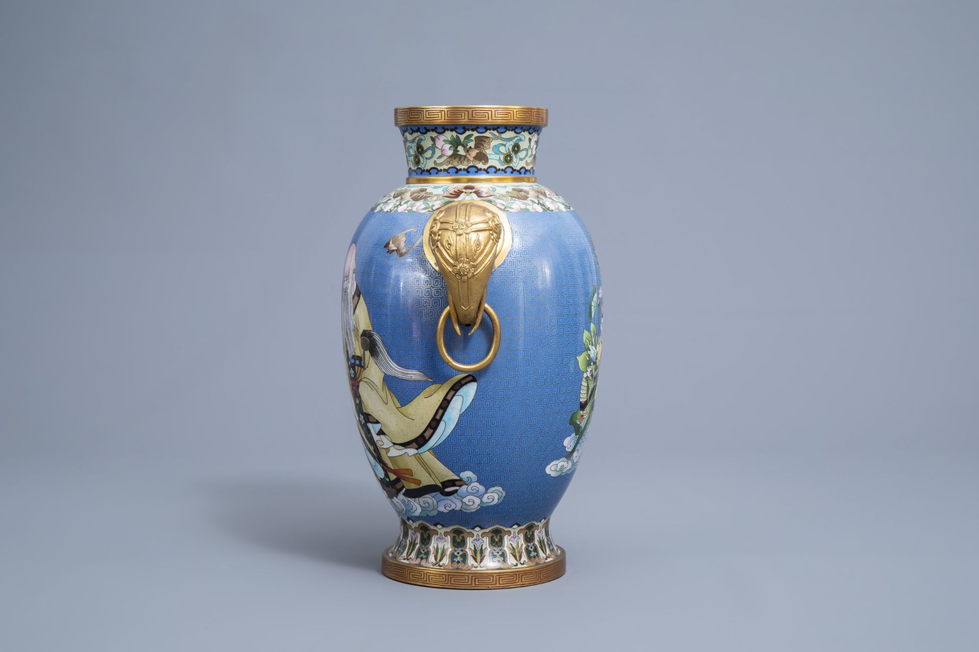 A Chinese cloisonne 'immortals' vase, 20th C. - Image 5 of 7