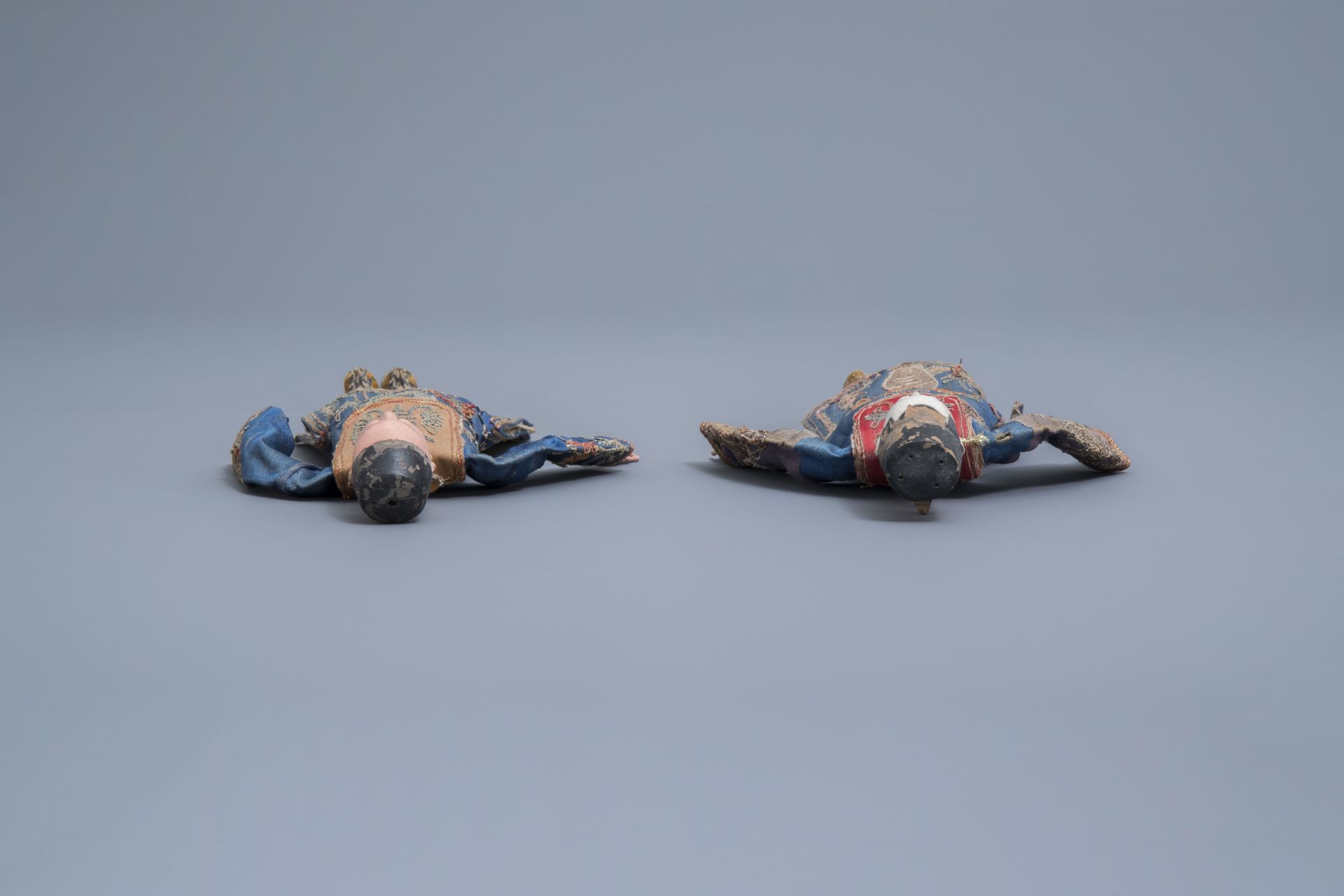 Two Chinese wooden opera or theater dolls, 19th C. - Image 8 of 8