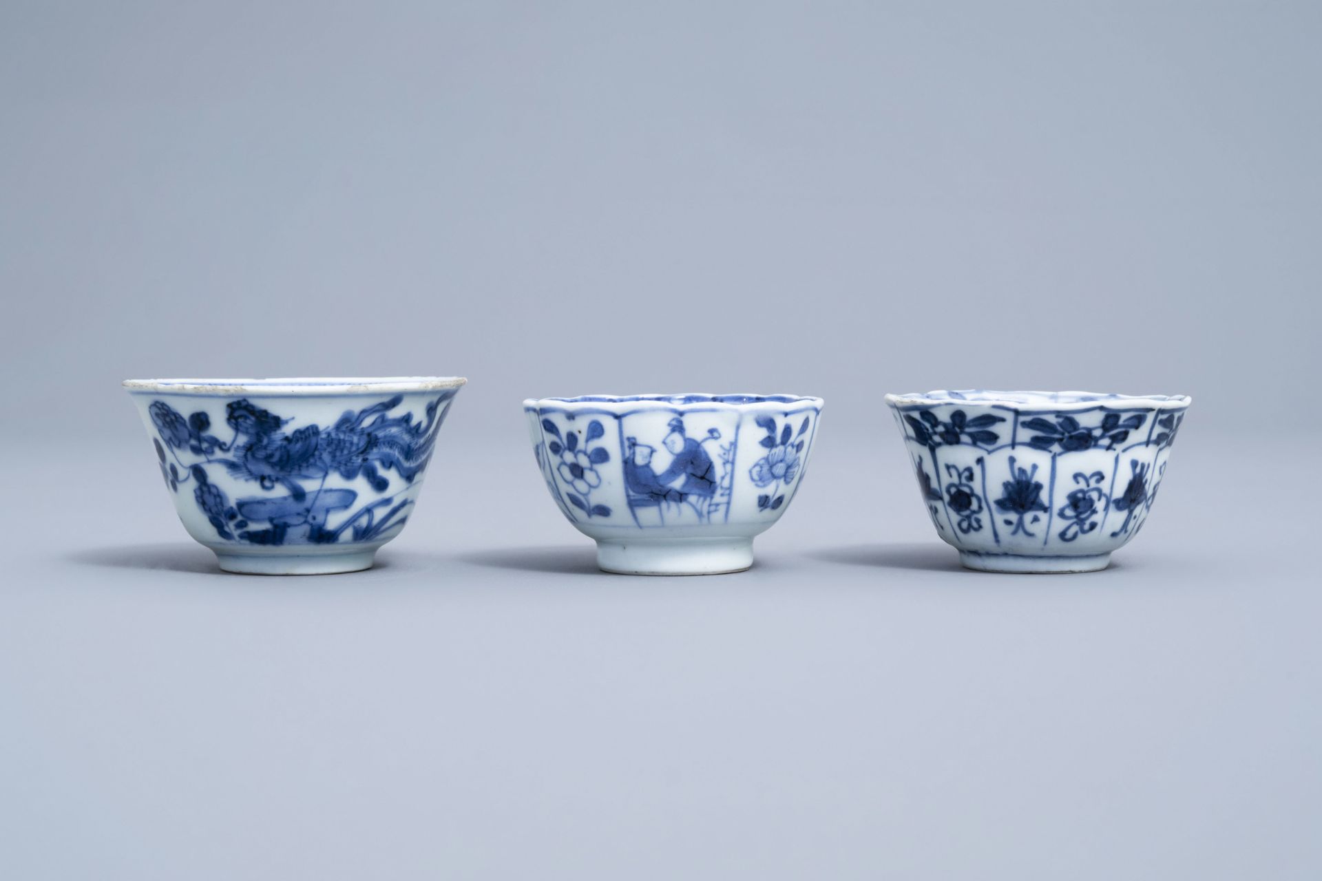 A varied collection of Chinese blue and white porcelain, 18th C. and later - Image 32 of 54