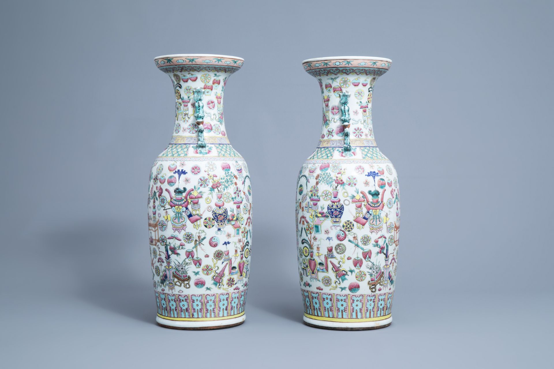 A pair of Chinese famille rose vases with antiquities design, 19th C. - Image 2 of 6