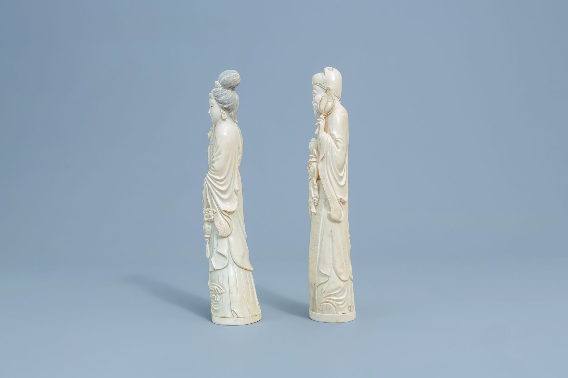 Four various Chinese carved ivory figures, first half of the 20th C. - Image 9 of 13