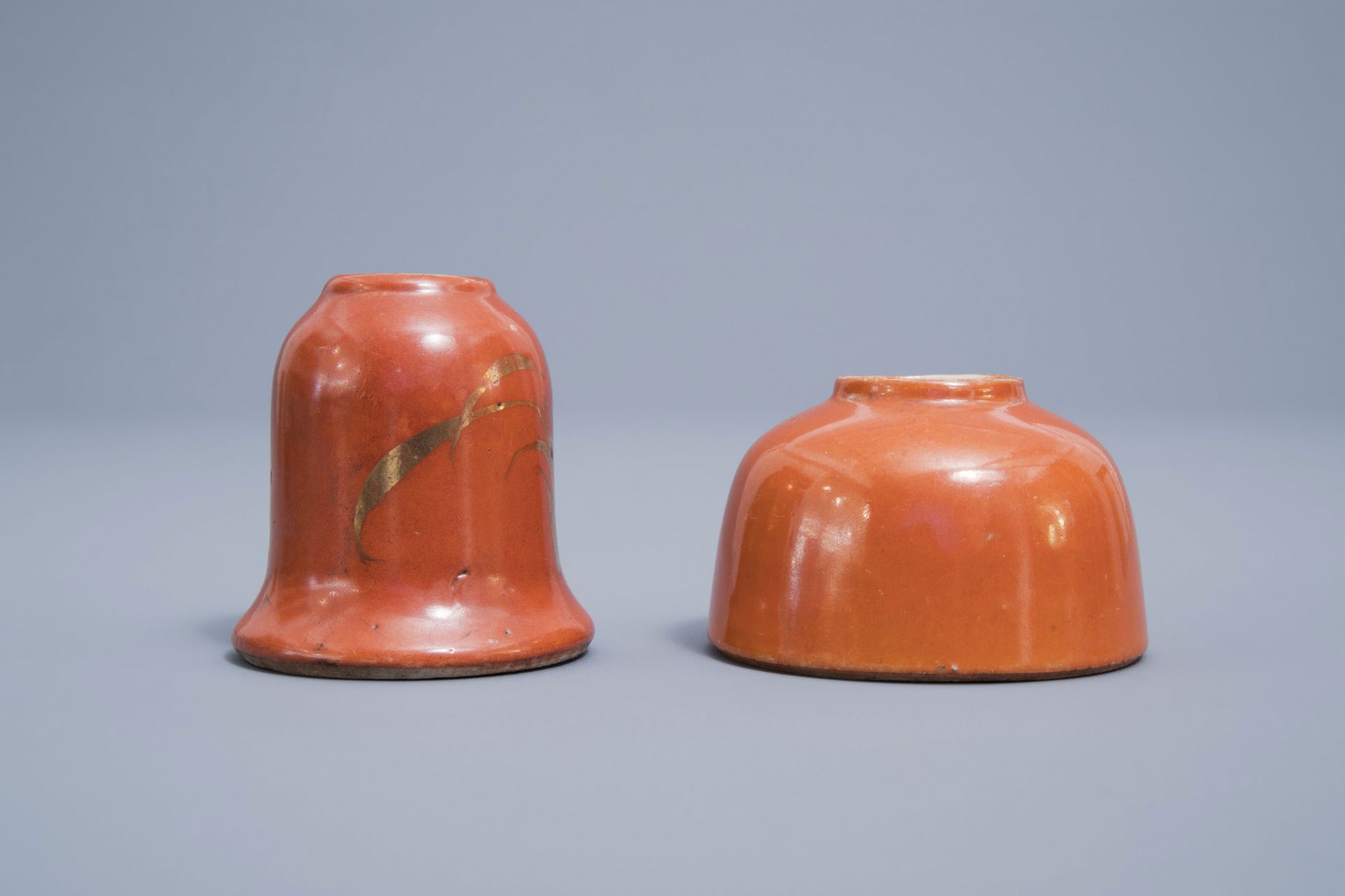 A Chinese four-part gilt decorated coral ground scholar's set, Republic, 20th C. - Image 17 of 22