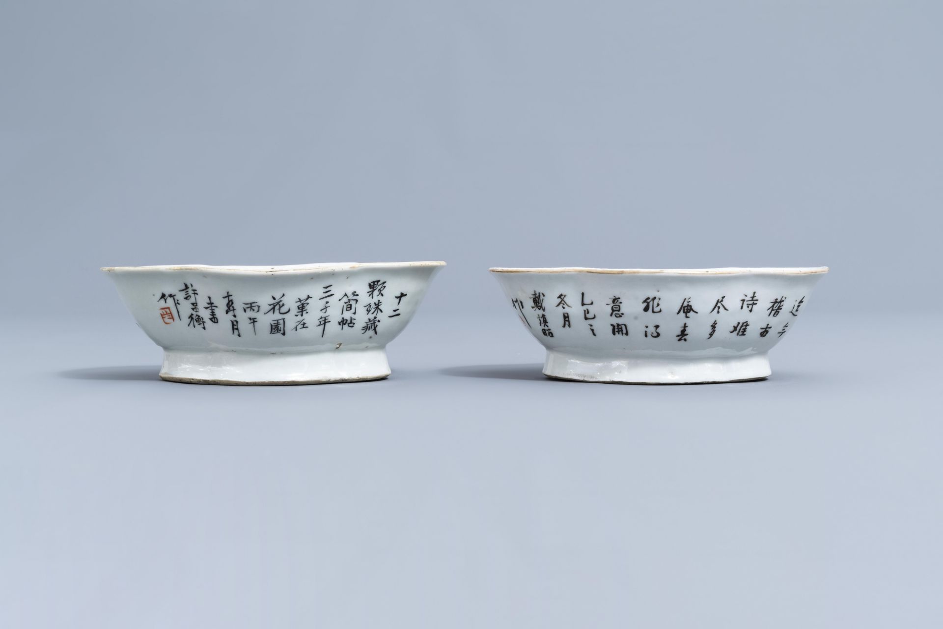 A Chinese qianjiang cai charger, two lobed bowls and a flower pot, 19th/20th C. - Image 6 of 16