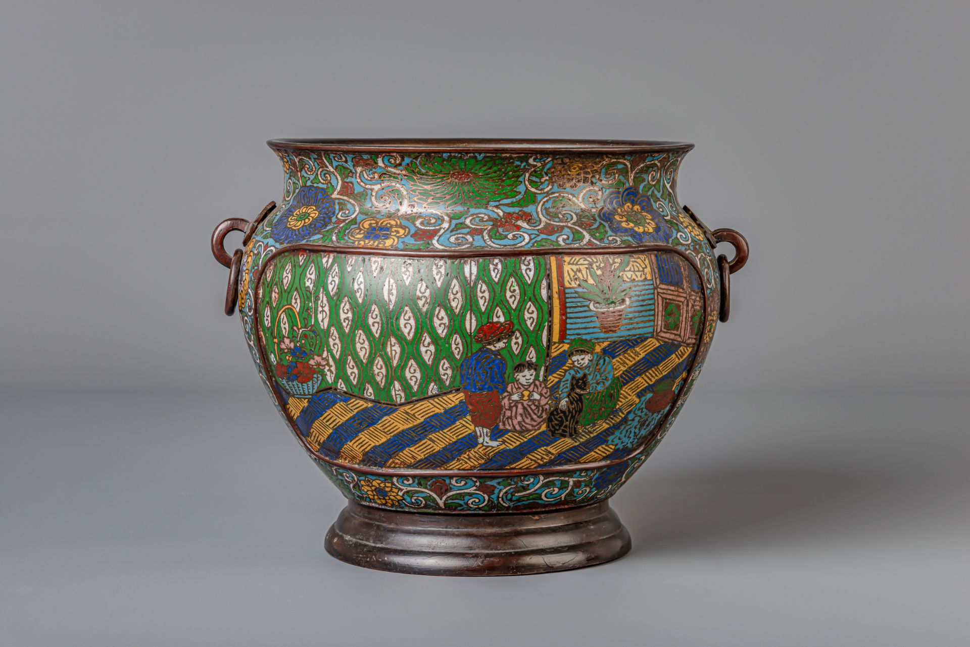 A Japanese vase, a censer and a jardiniere in champleve and cloisonne, Meiji, 19th/20th C. - Image 16 of 20