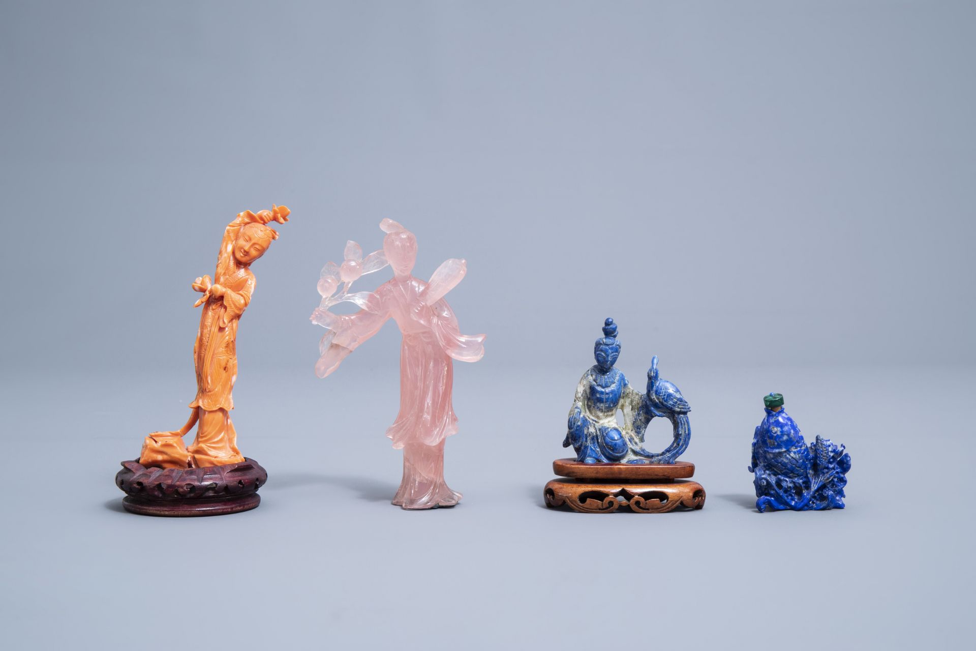 Five various Chinese lapis lazuli, coral, quartz and wood carvings, 19th/20th C. - Image 3 of 12