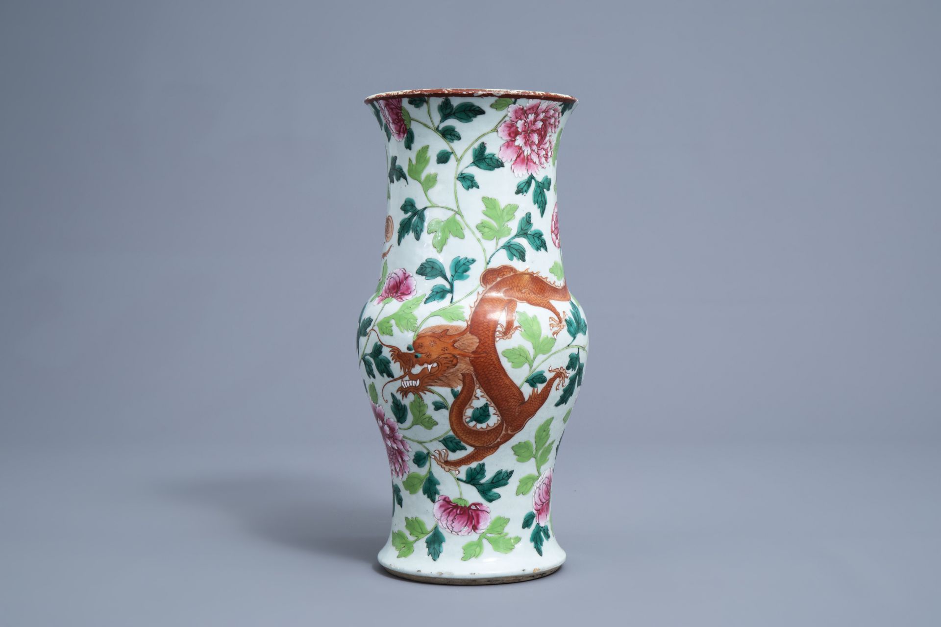 A Chinese famille verte vase and a famille rose yenyen 'dragon and phoenix' vase; 19th/20th C. - Image 8 of 13