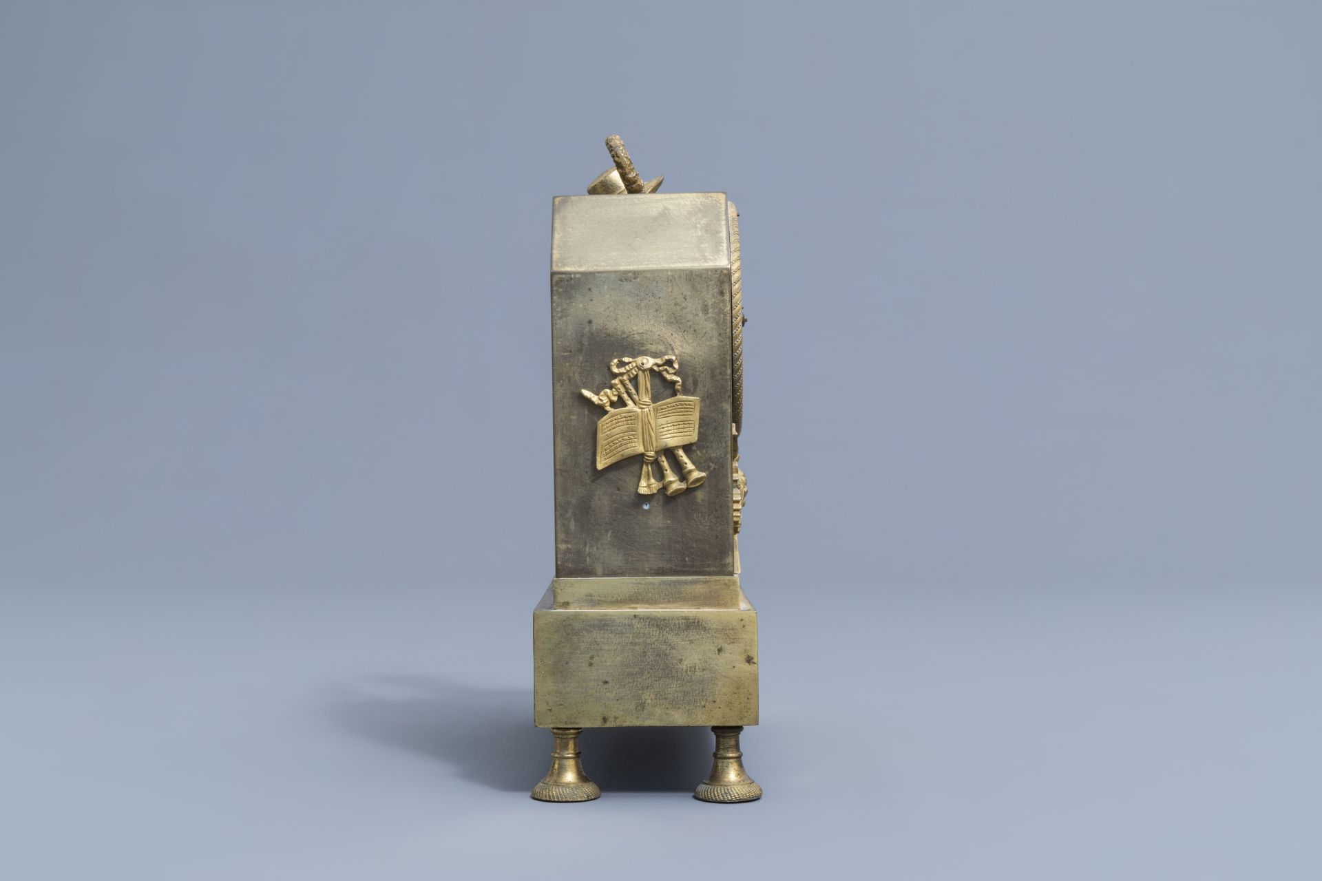 Two French gilt bronze mantel clocks, 19th C. - Image 12 of 18