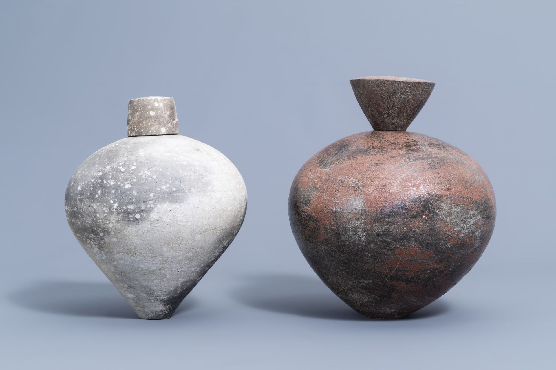 A varied collection modern European studio pottery (Dis Cinardo, Kaat Campo, Patrick Picarelle), 20t - Image 3 of 15