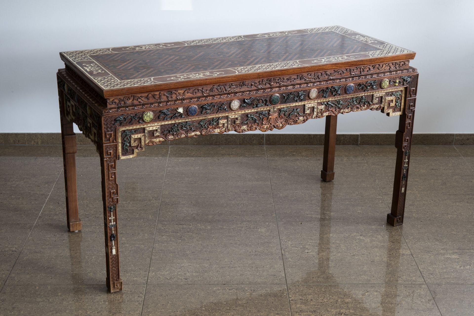 A Chinese bone and hardstone inlaid rectangular wooden table, 20th C. - Image 2 of 7