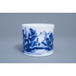 A Chinese blue and white brush pot with a fine landscape, 19th/20th C.