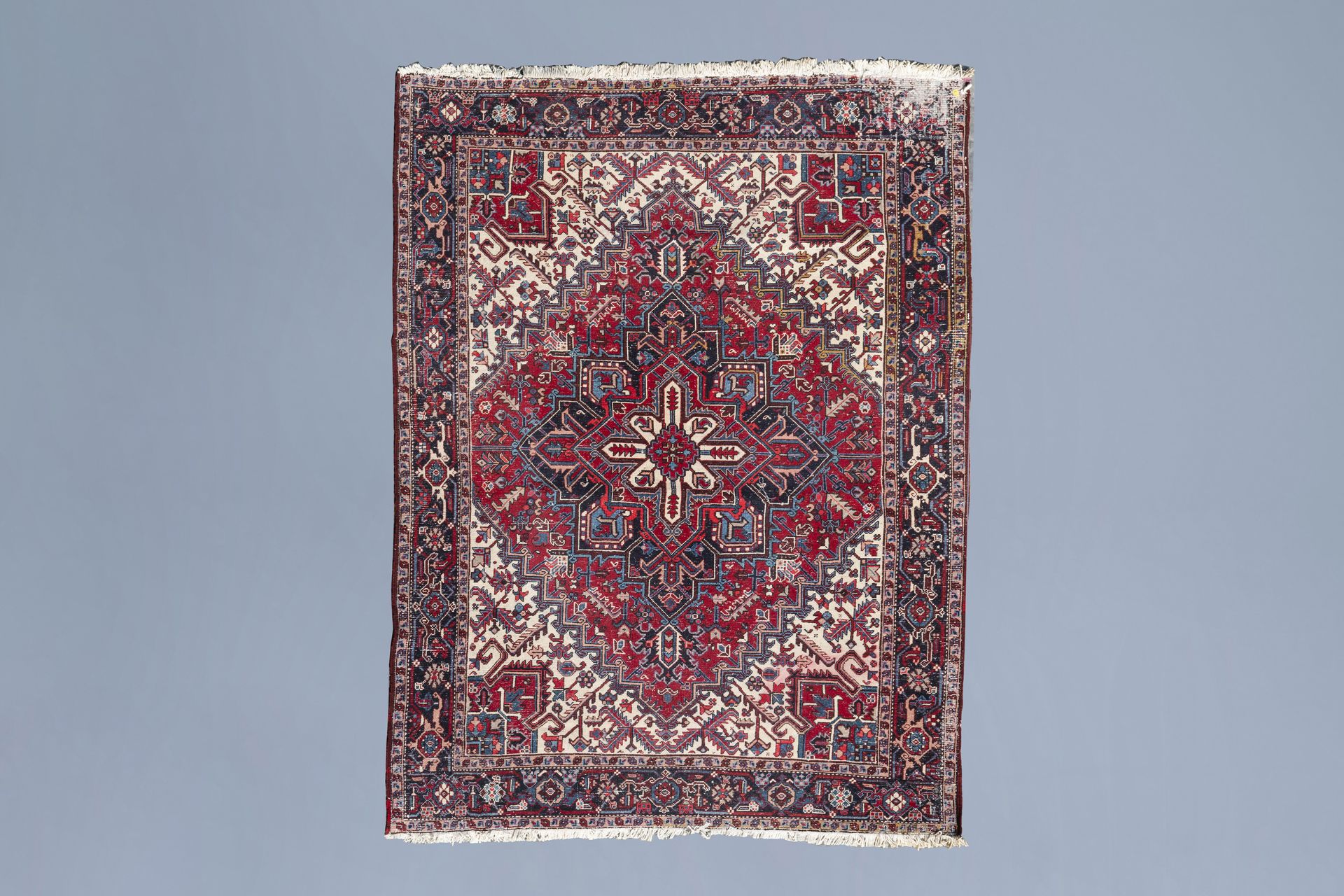 An Oriental Heriz rug, wool on cotton, Northwest Persia, first half of the 20th C. - Image 2 of 3