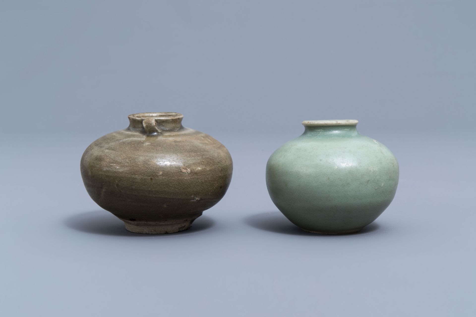 A varied collection of Chinese blue, white and celadon porcelain, Ming and later - Image 34 of 38