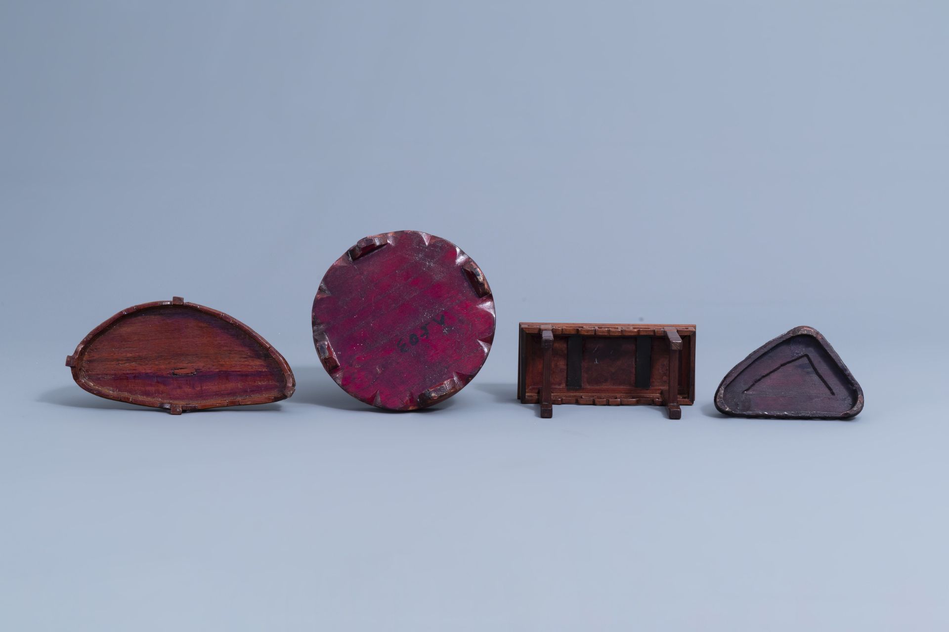 A collection of Chinese carved wooden stands, 19th/20th C. - Image 26 of 32